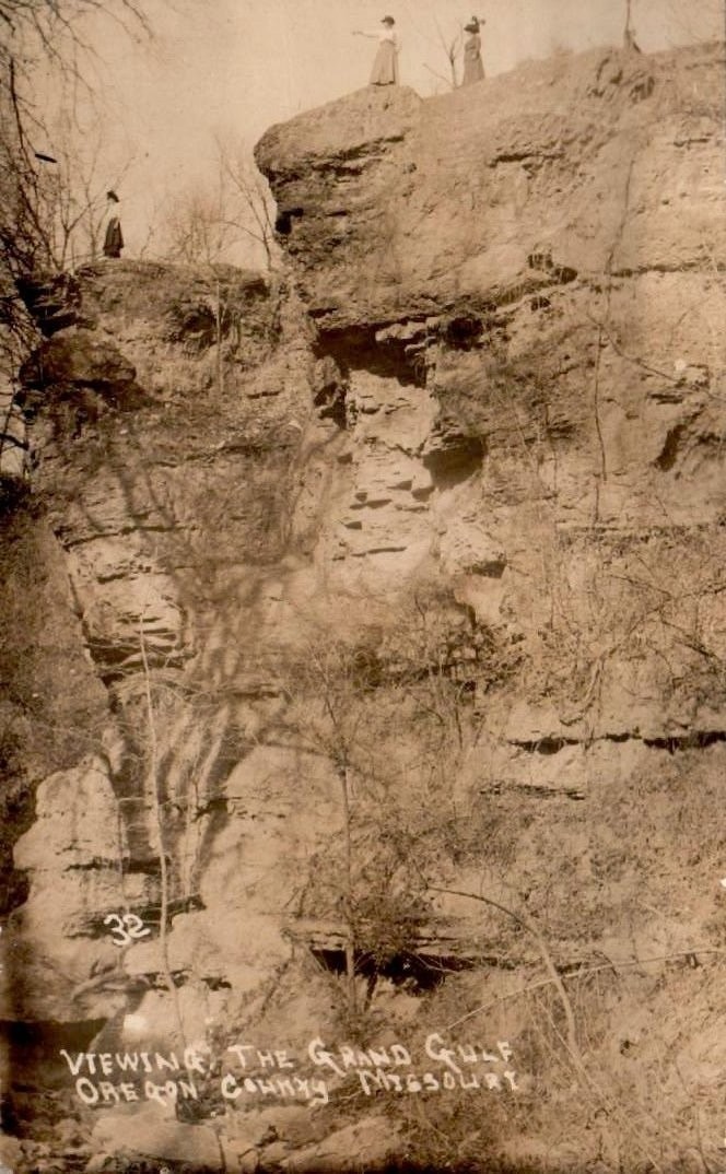 RPPC Grand Gulf Oregon MO Geological Formation Cliffs People Viewing Postcard