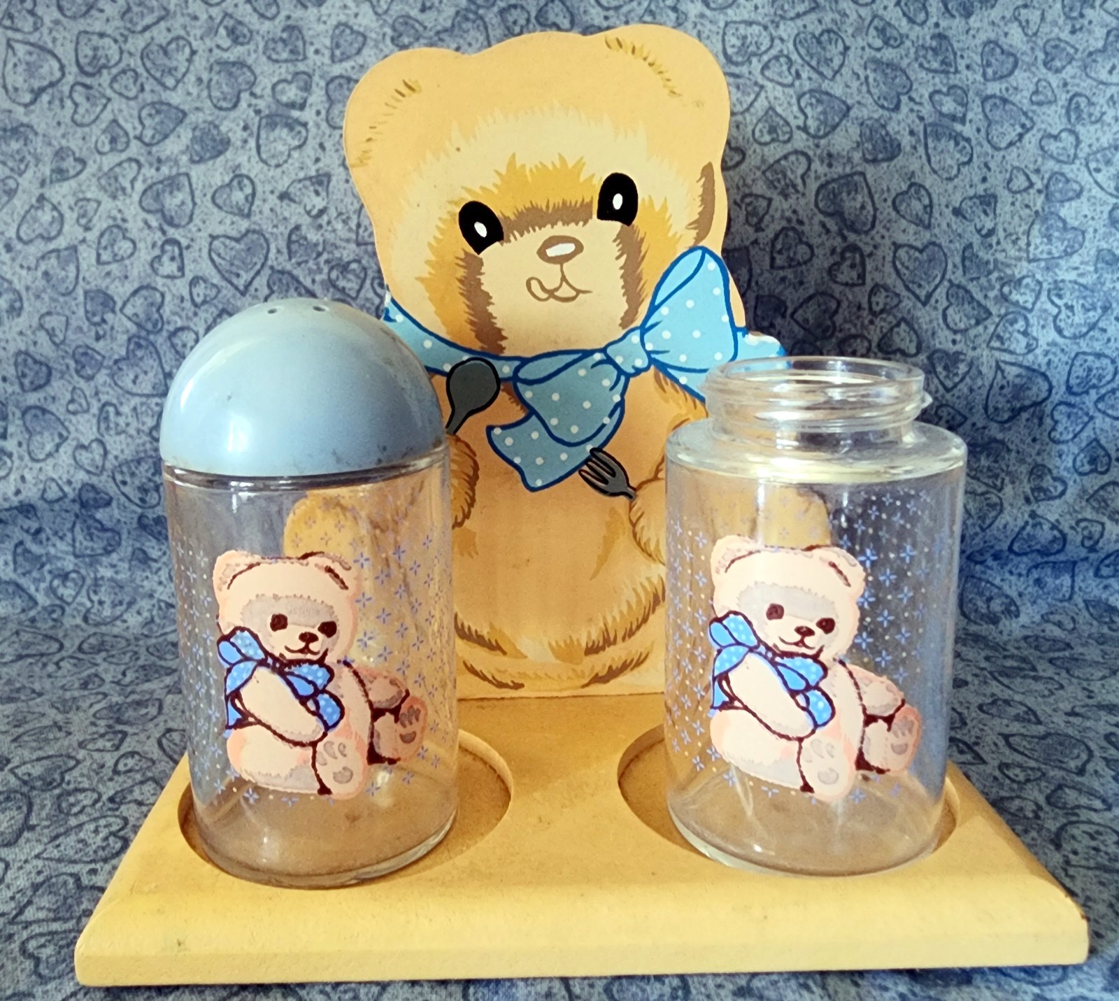 READ Rare Tienshan Country Bear Wooden Napkin / Shaker Holder Salt & Pepper Set READ Rare Tienshan Country Bear Wooden Napkin / Shaker Holder Salt & Pepper Set