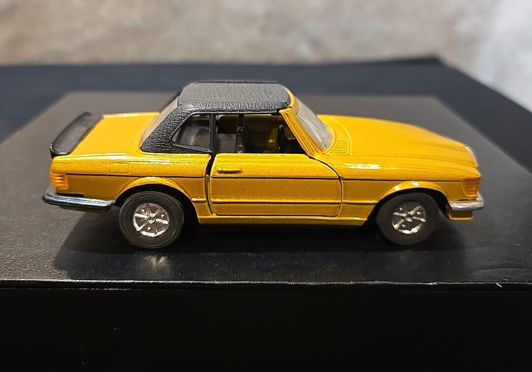 Vintage Diecast Metal Pullback Mercedes Benz 500 SEL 1:40 Toy Car Vintage Diecast Metal Pullback Mercedes Benz 500 SEL 1:40 Toy Car