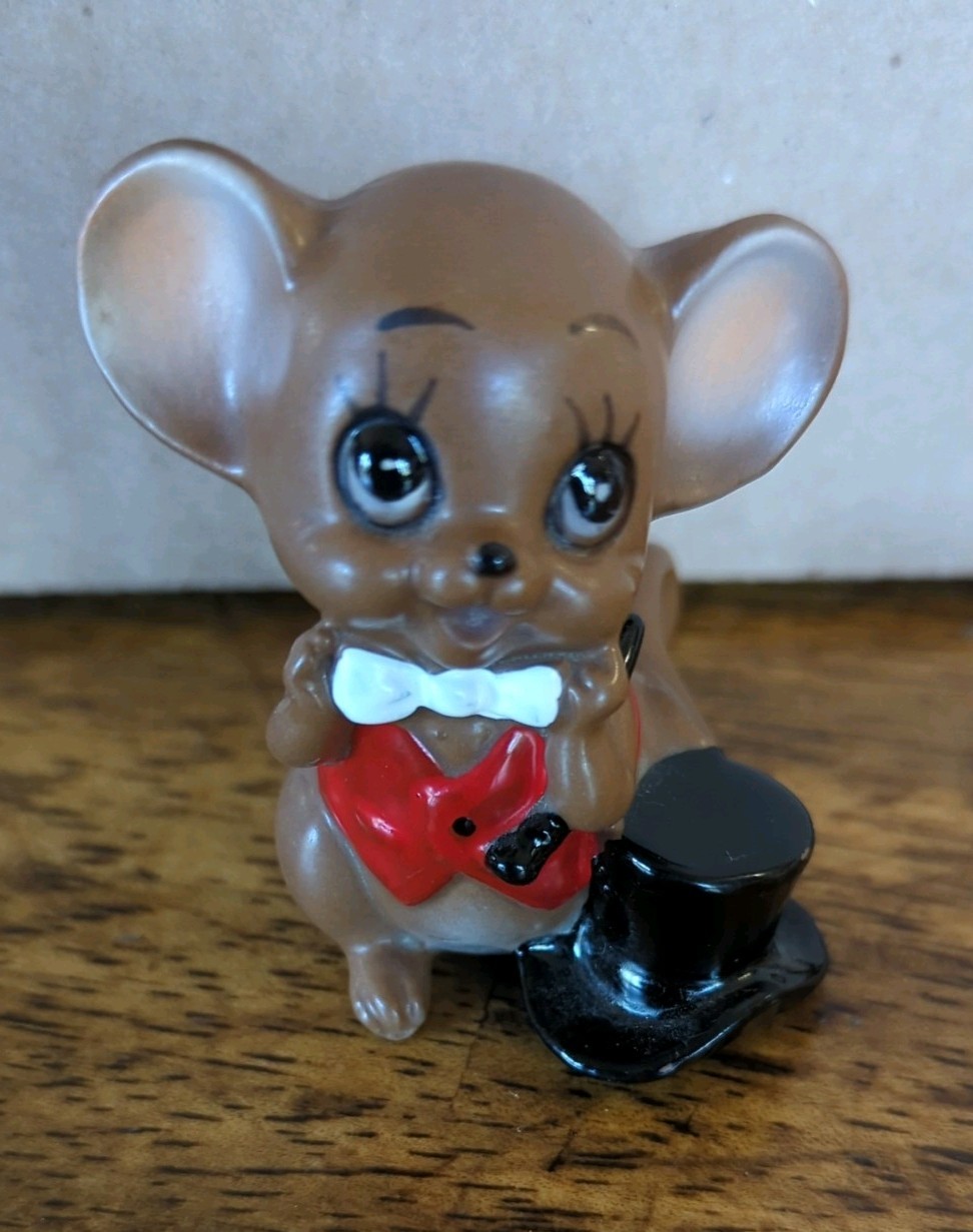 Vintage Josef Originals Groom Mouse Village Ceramic Figurine 2.75” Vintage Josef Originals Groom Mouse Village Ceramic Figurine 2.75”