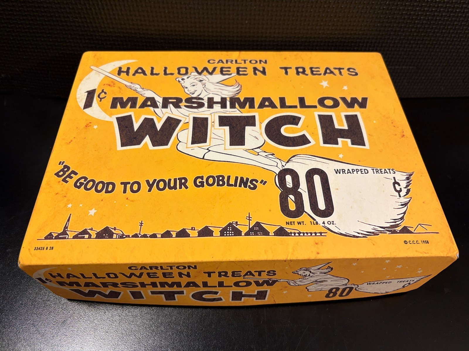 1958 Marshmallow Witch (Halloween, light aged) - Empty custom design display box 1958 Marshmallow Witch (Halloween, light aged) - Empty custom design display box