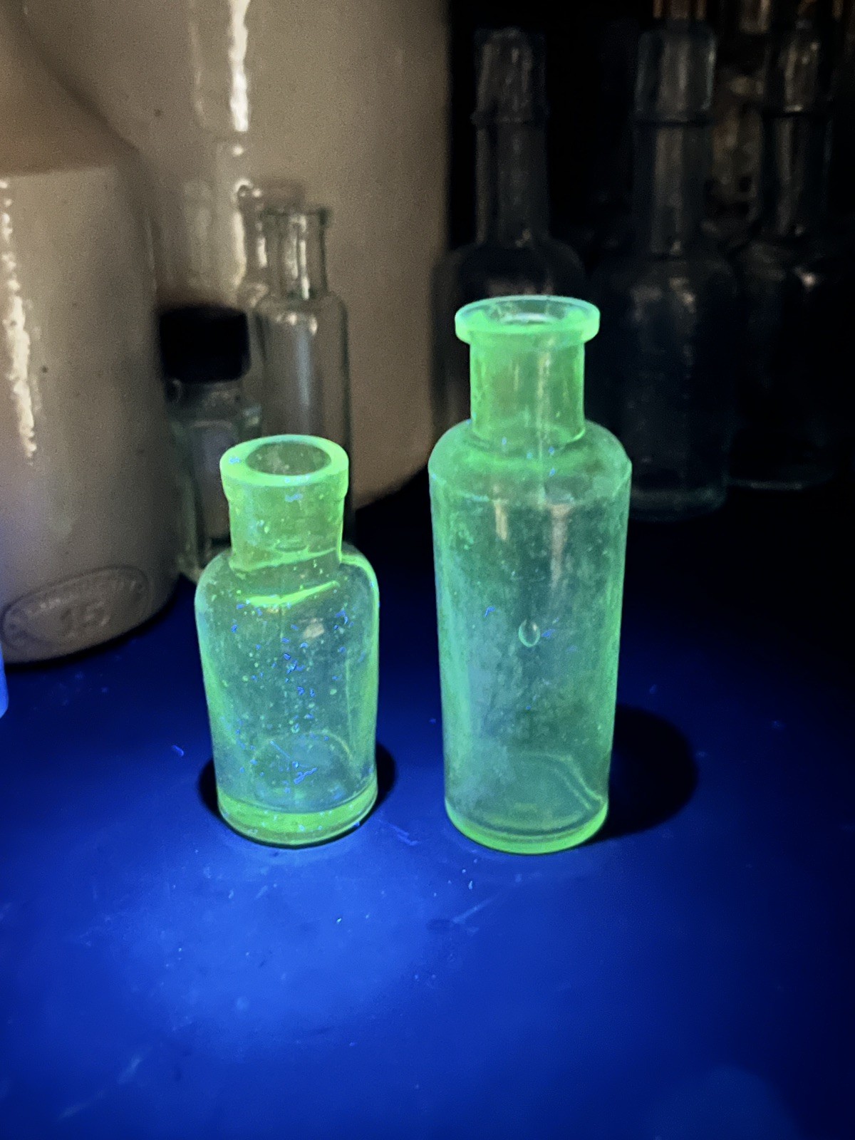 2x Antique Vintage Small Mini UV Bright Green Glowing Display Decorative Bottles 2x Antique Vintage Small Mini UV Bright Green Glowing Display Decorative Bottles