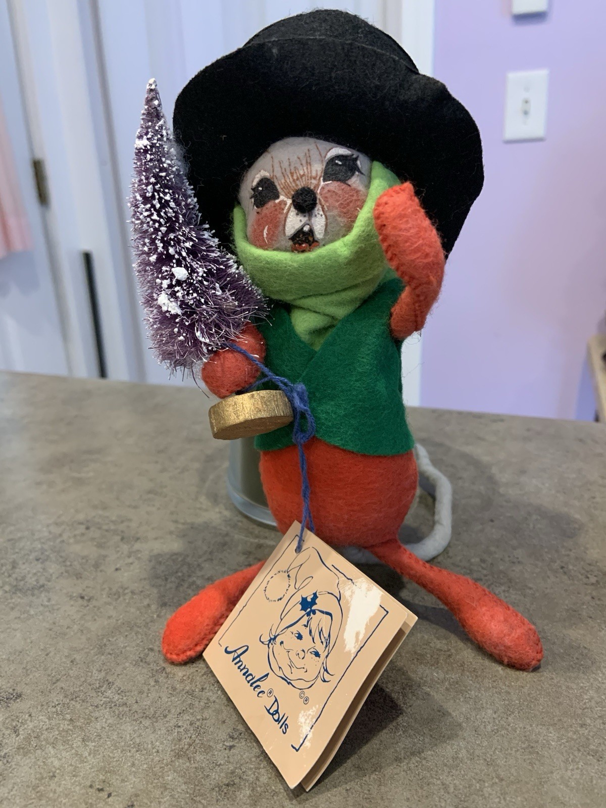 Vtg Annalee 1994 Christmas Caroling Mouse W/Tree And Tag Made In USA
