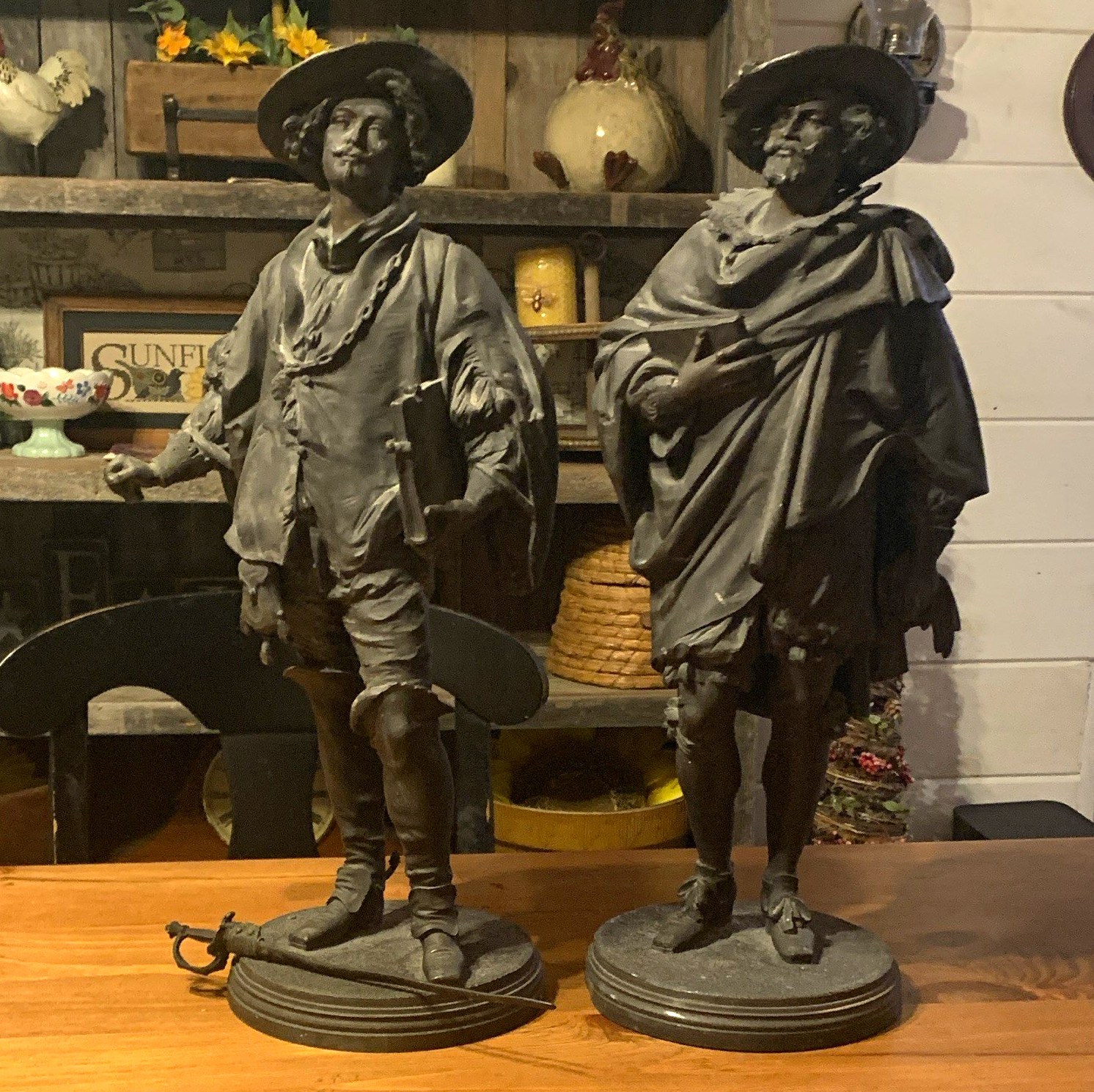 Set of 2 Metal Figurines Antique Bronze Finish Historical Men 3D Effect Set of 2 Metal Figurines Antique Bronze Finish Historical Men 3D Effect