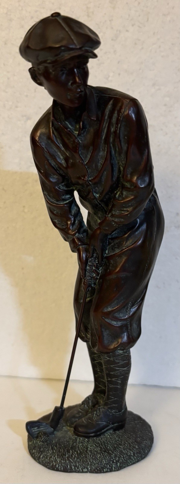 Napco 9” Golfer Putting Resin Statute Figurine with Bronze Finish #03776