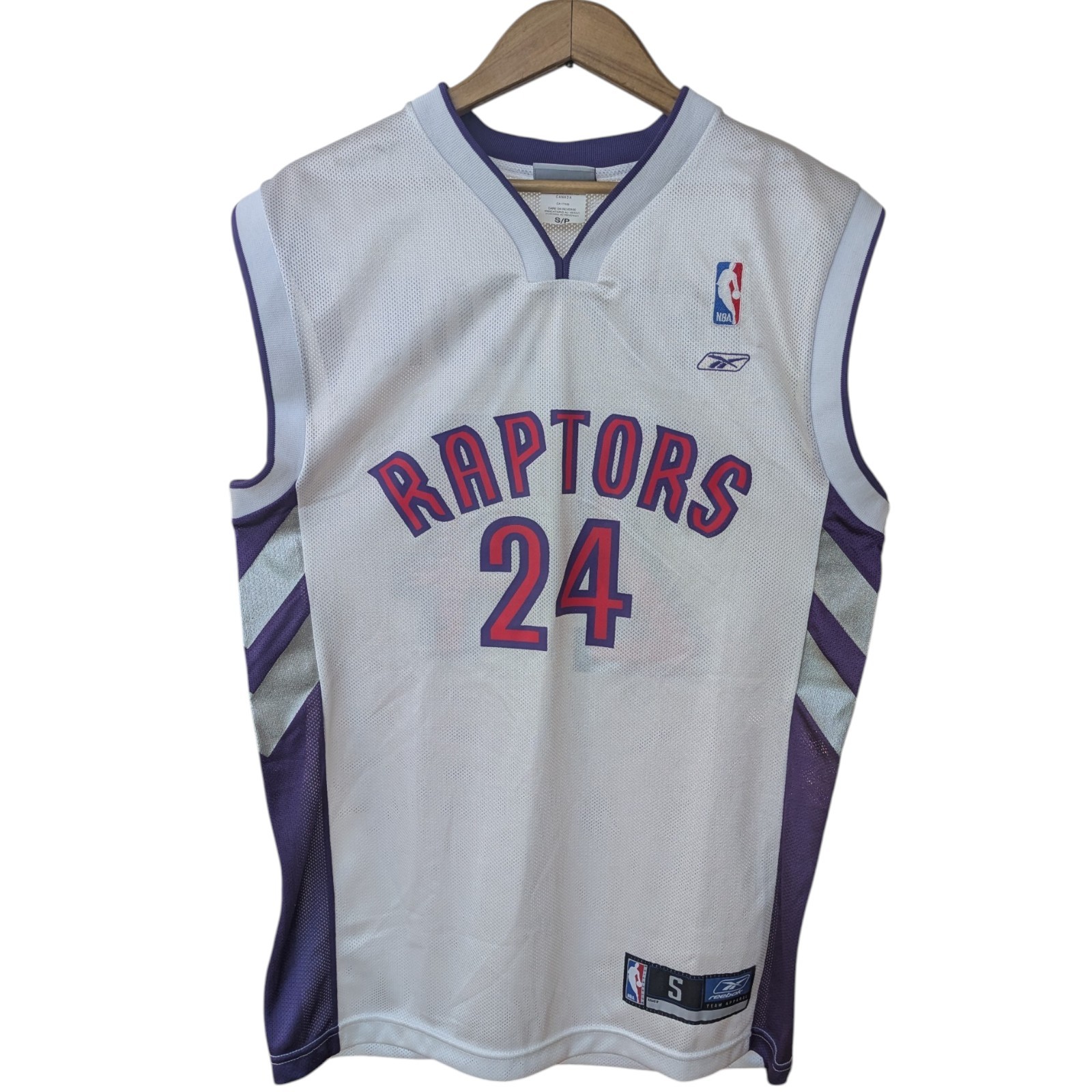Morris Peterson 24 SIGNED Vintage Jersey - New with tags Morris Peterson 24 SIGNED Vintage Jersey - New with tags