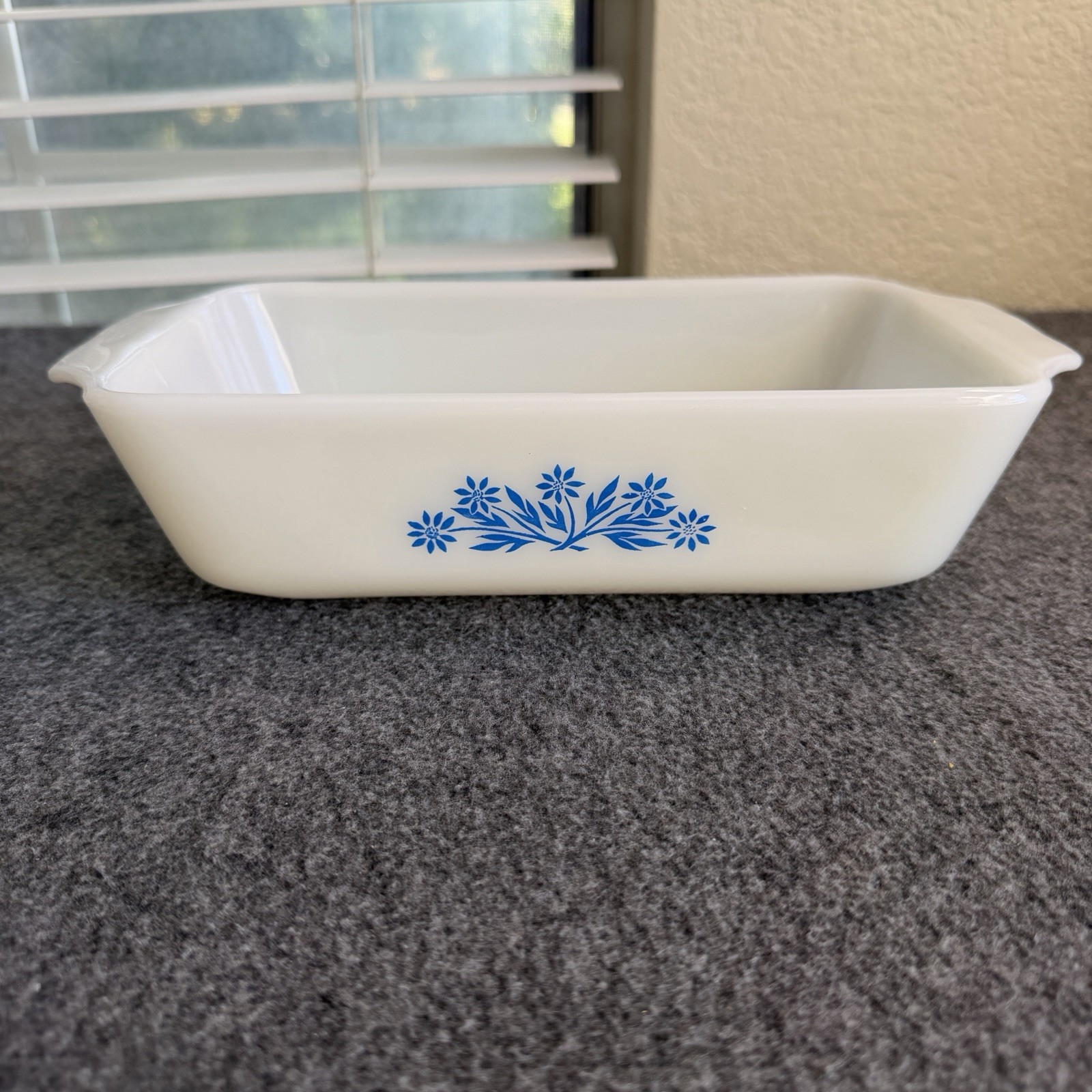 Vintage Corning Ware Blue Cornflower P-4-B Loaf Pan 1-3/4 Cup USA