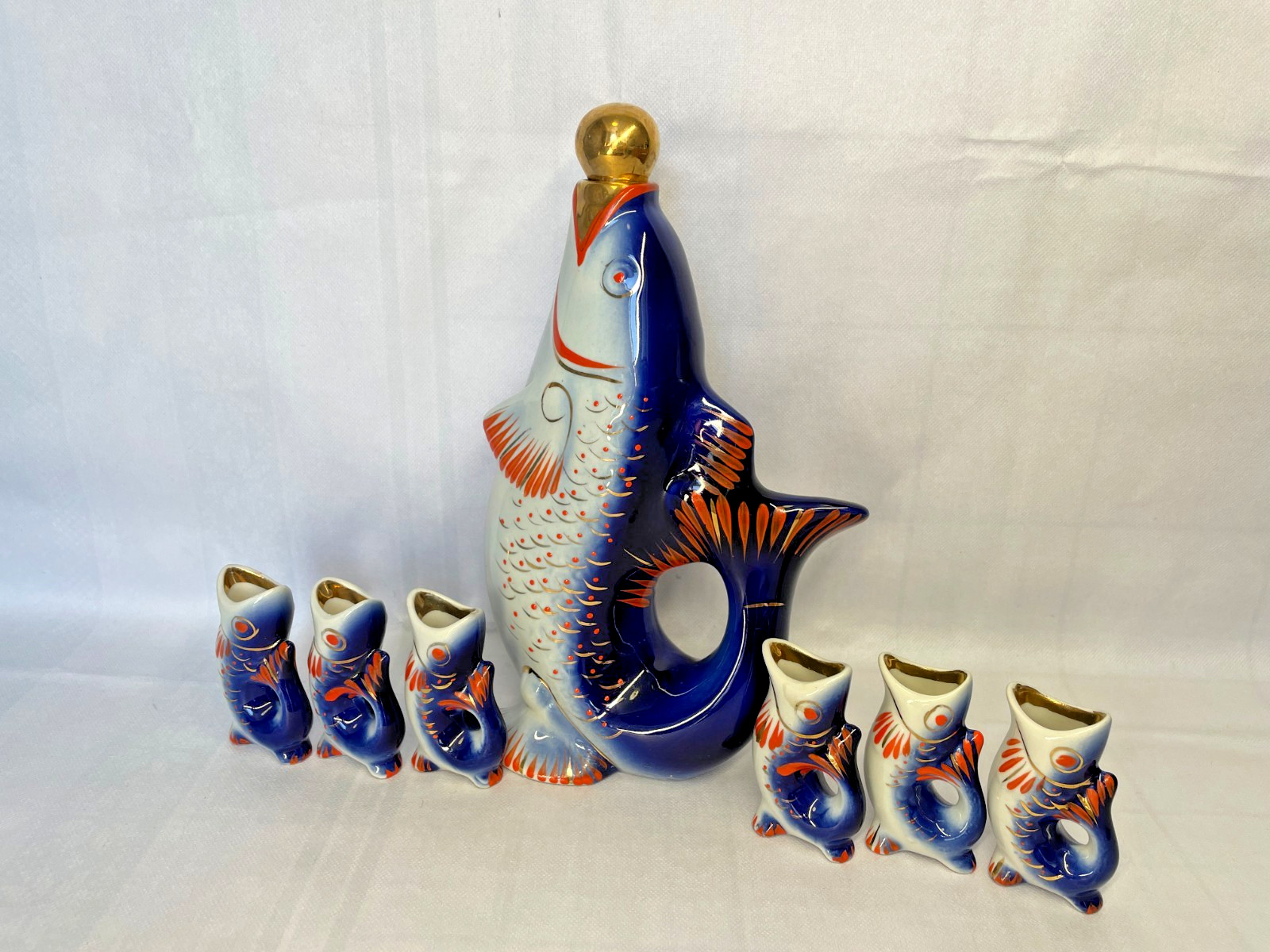 Vintage Fish Decanter & Liqueur Shot Glasses Porcelain Cocktail Set Barware Vintage Fish Decanter & Liqueur Shot Glasses Porcelain Cocktail Set Barware