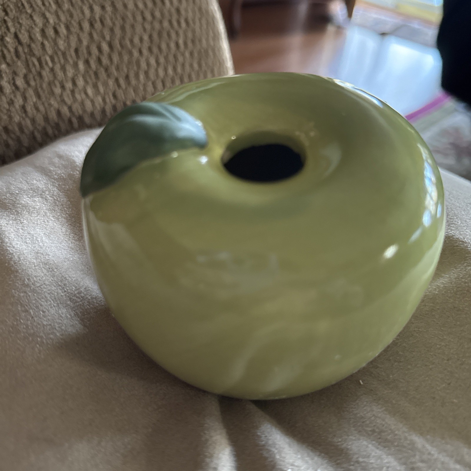Ceramic Green Apple Shaped Unique Flower Vase Ceramic Green Apple Shaped Unique Flower Vase