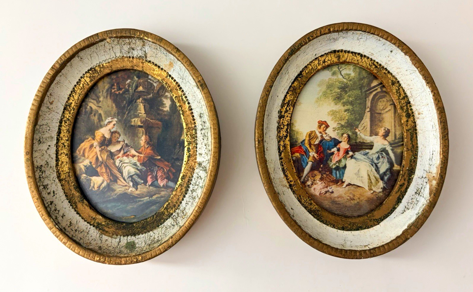 VTG Italian Florentine Ornate Gold Gilt Oval Wood Mini Wall Art Frame Set of 2