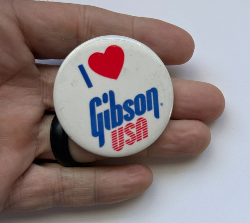1980s I HEART GIBSON Guitars Advertising Pin Back - Scarce