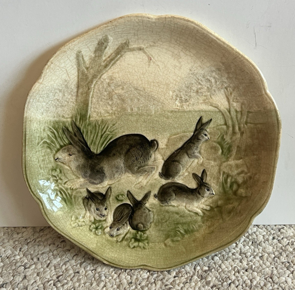 Antique Choisy Le Roi HB France Majolica Hopping Rabbits Bunny  Plate c1900 9\