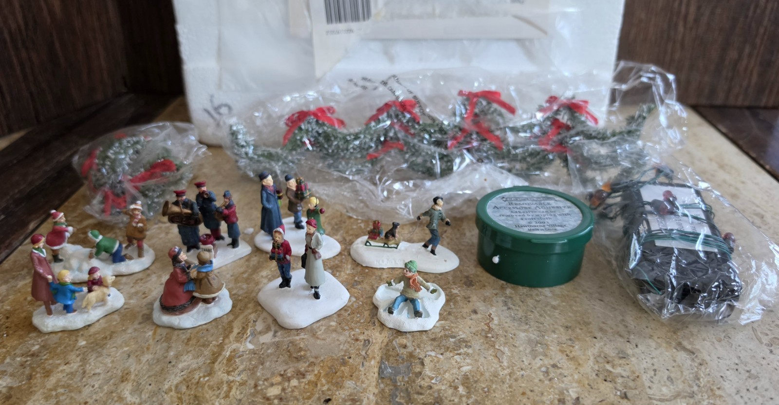 2002-2003 Hawthorne Village Figurines & Accessories Bundle W/ Wreaths & Garlands 2002-2003 Hawthorne Village Figurines & Accessories Bundle W/ Wreaths & Garlands
