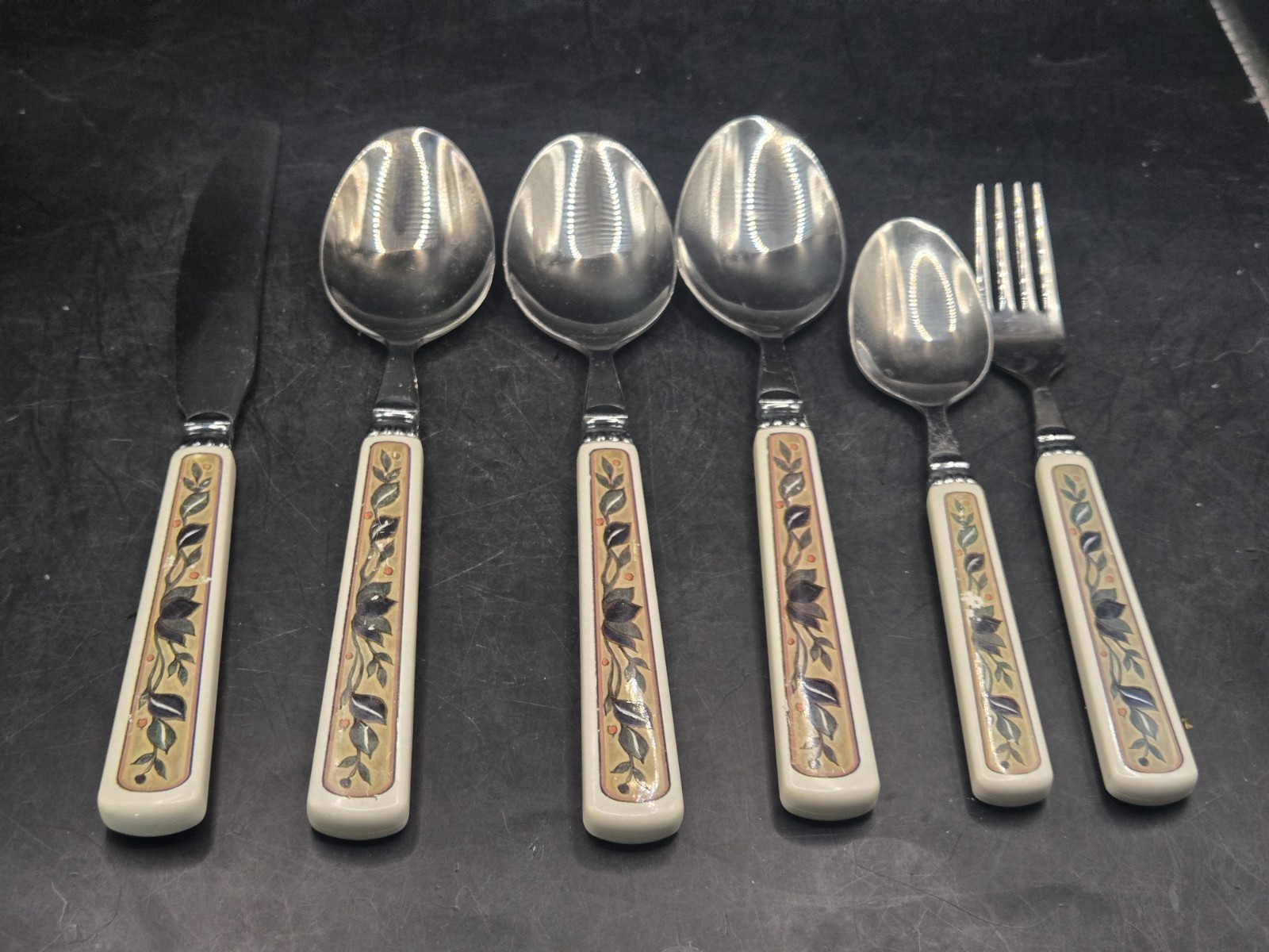 6 Pc Vtg Mikasa Intaglio Arabella Flatware 1 Ea-Knife Teaspoon Fork 3-Soup Spoon 6 Pc Vtg Mikasa Intaglio Arabella Flatware 1 Ea-Knife Teaspoon Fork 3-Soup Spoon