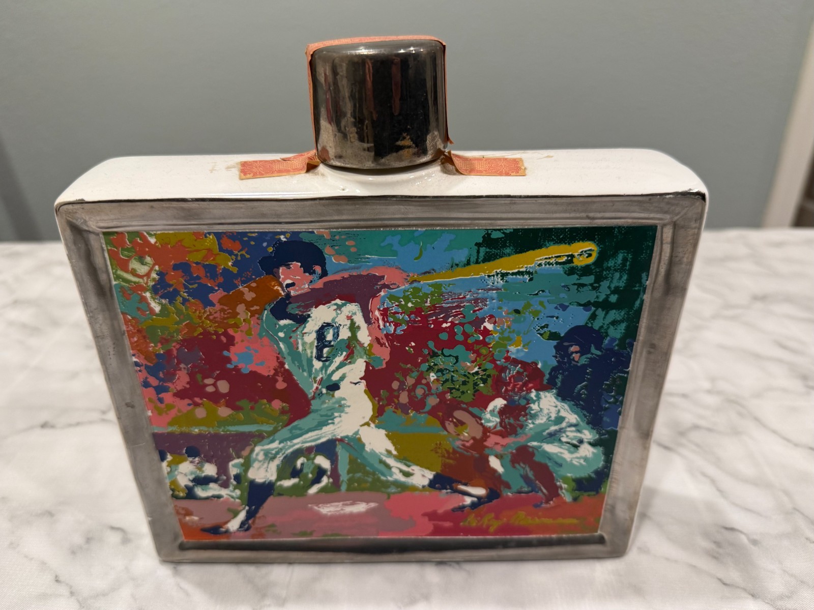 Vintage Leroy Neiman Baseball Sports Commemorative Whiskey Decanter with Lid Vintage Leroy Neiman Baseball Sports Commemorative Whiskey Decanter with Lid