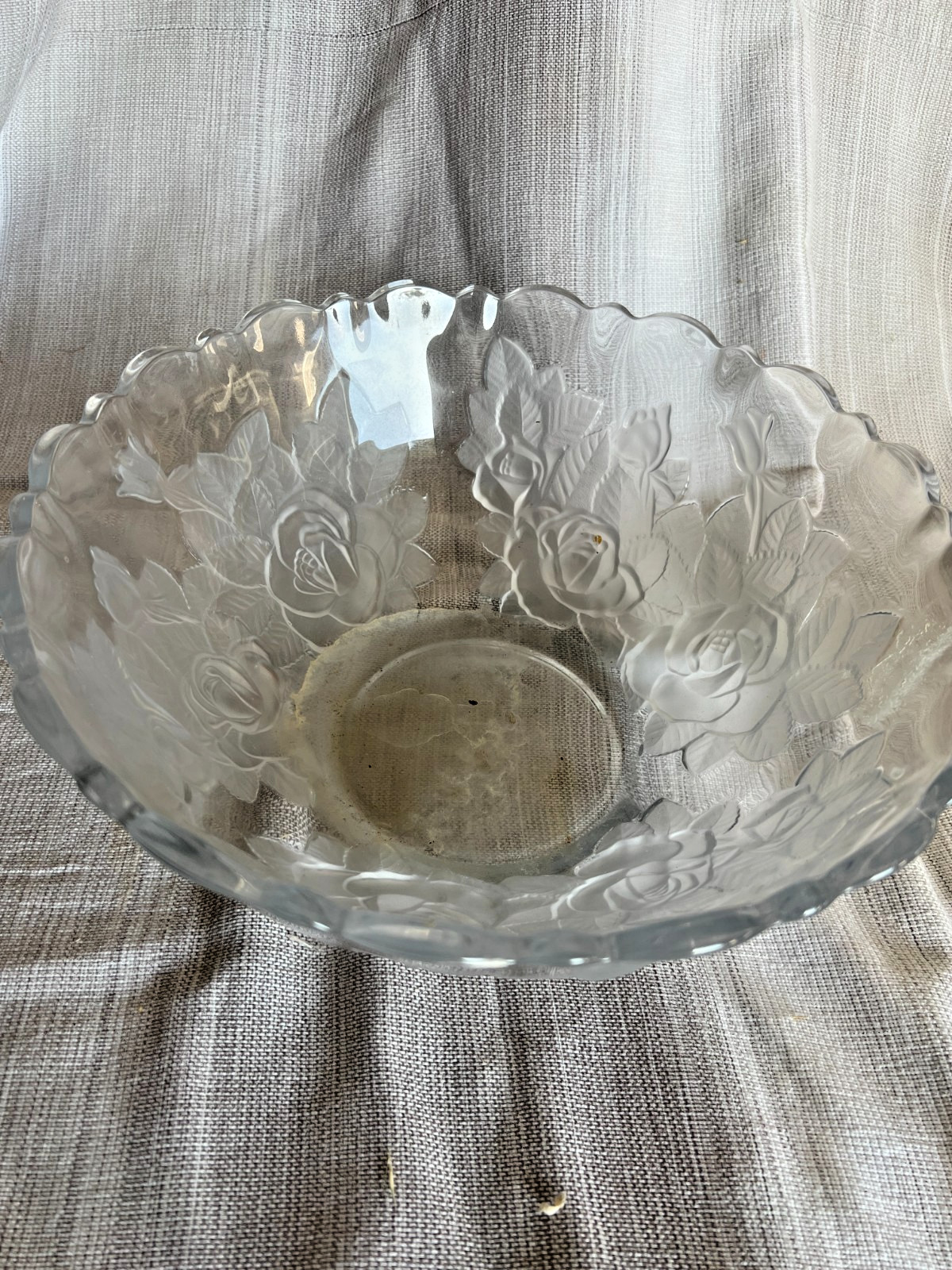 Vintage Studio Nova Winter Rose Frosted Crystal Bowl Scalloped 10