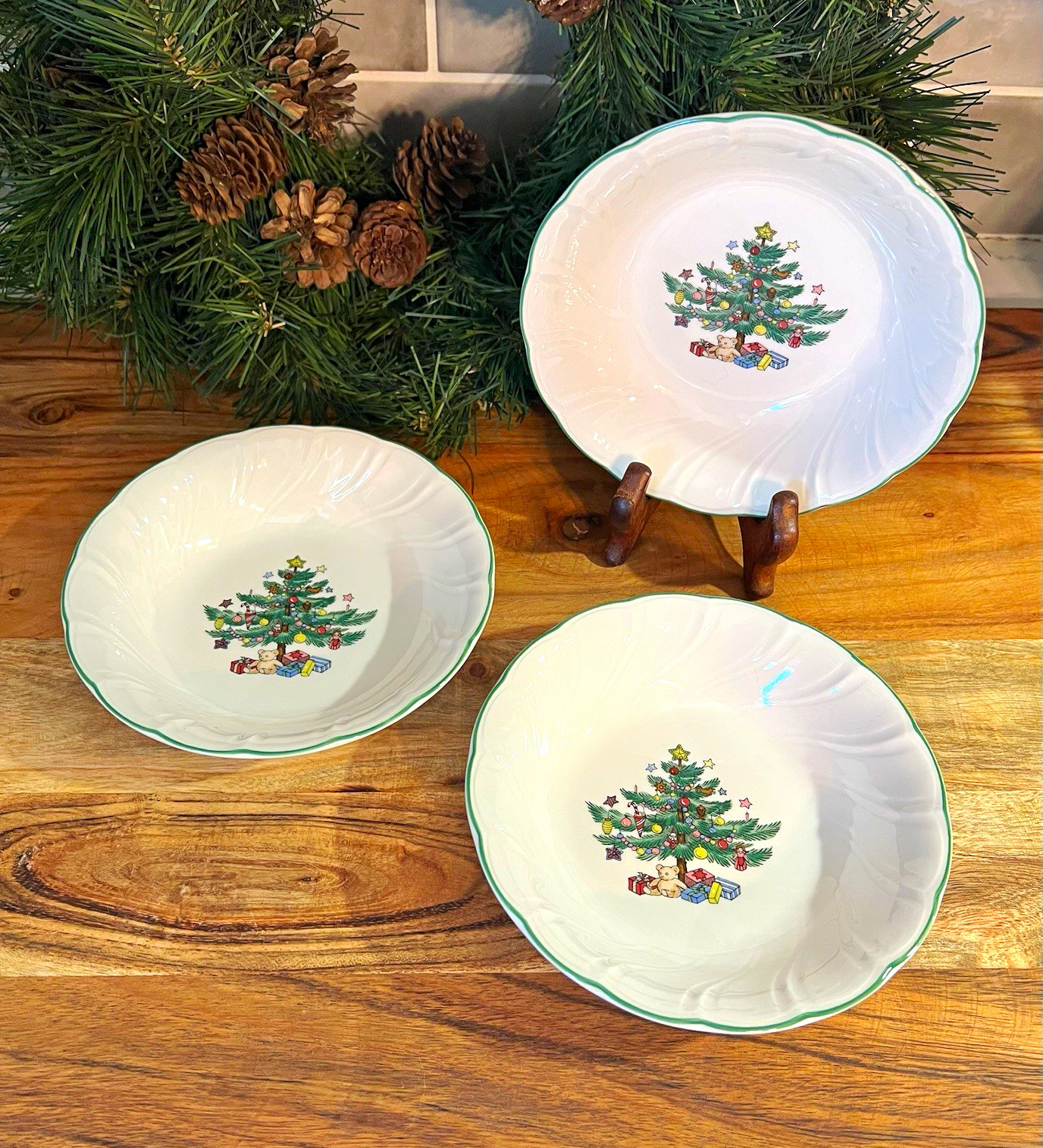 Nikko Happy Holidays Fruit Dessert Bowls 5.5\
