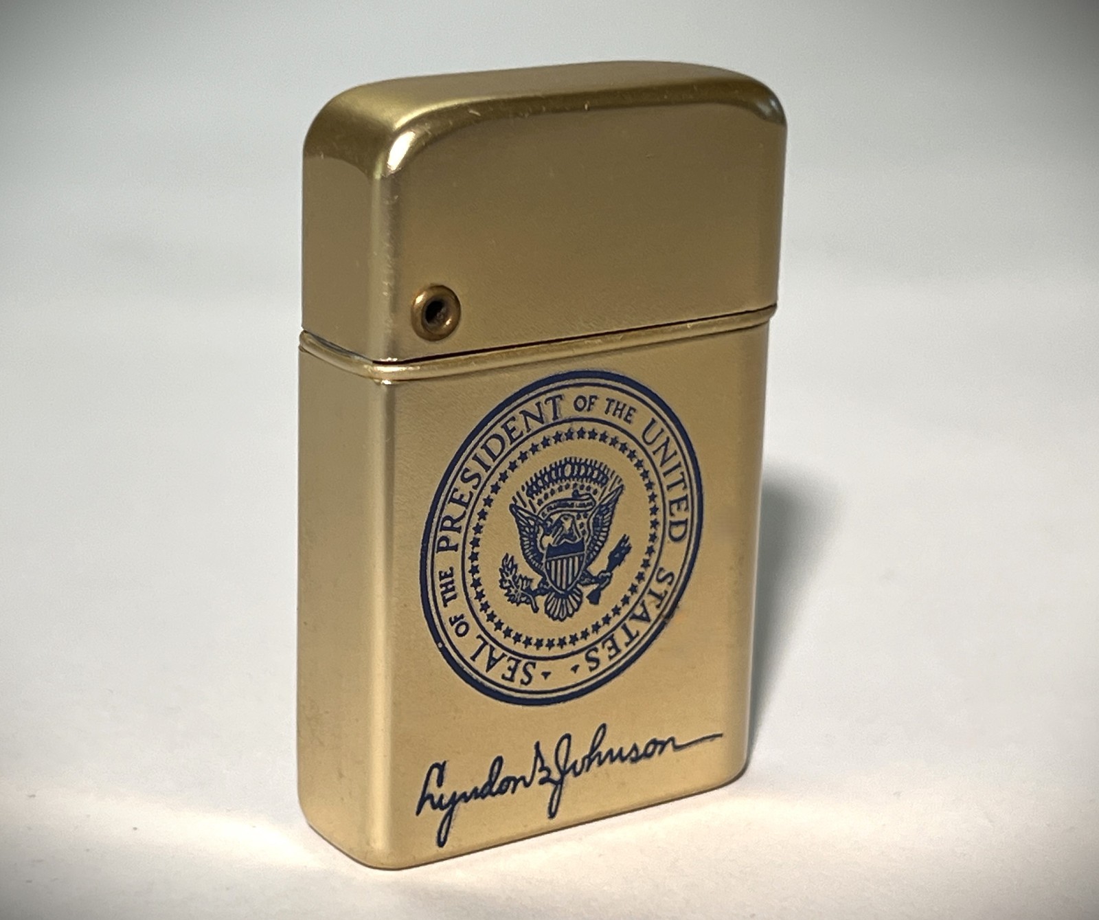 Vintage Lyndon B Johnson Presidential Seal Storm Master Lighter 63-69