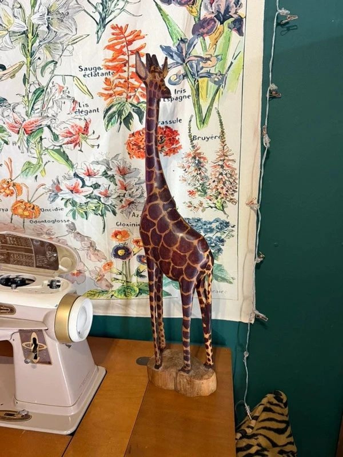 Vintage Hand-Carved Kenyan Giraffe – African Wood Sculpture – 25” Tall Vintage Hand-Carved Kenyan Giraffe – African Wood Sculpture – 25” Tall