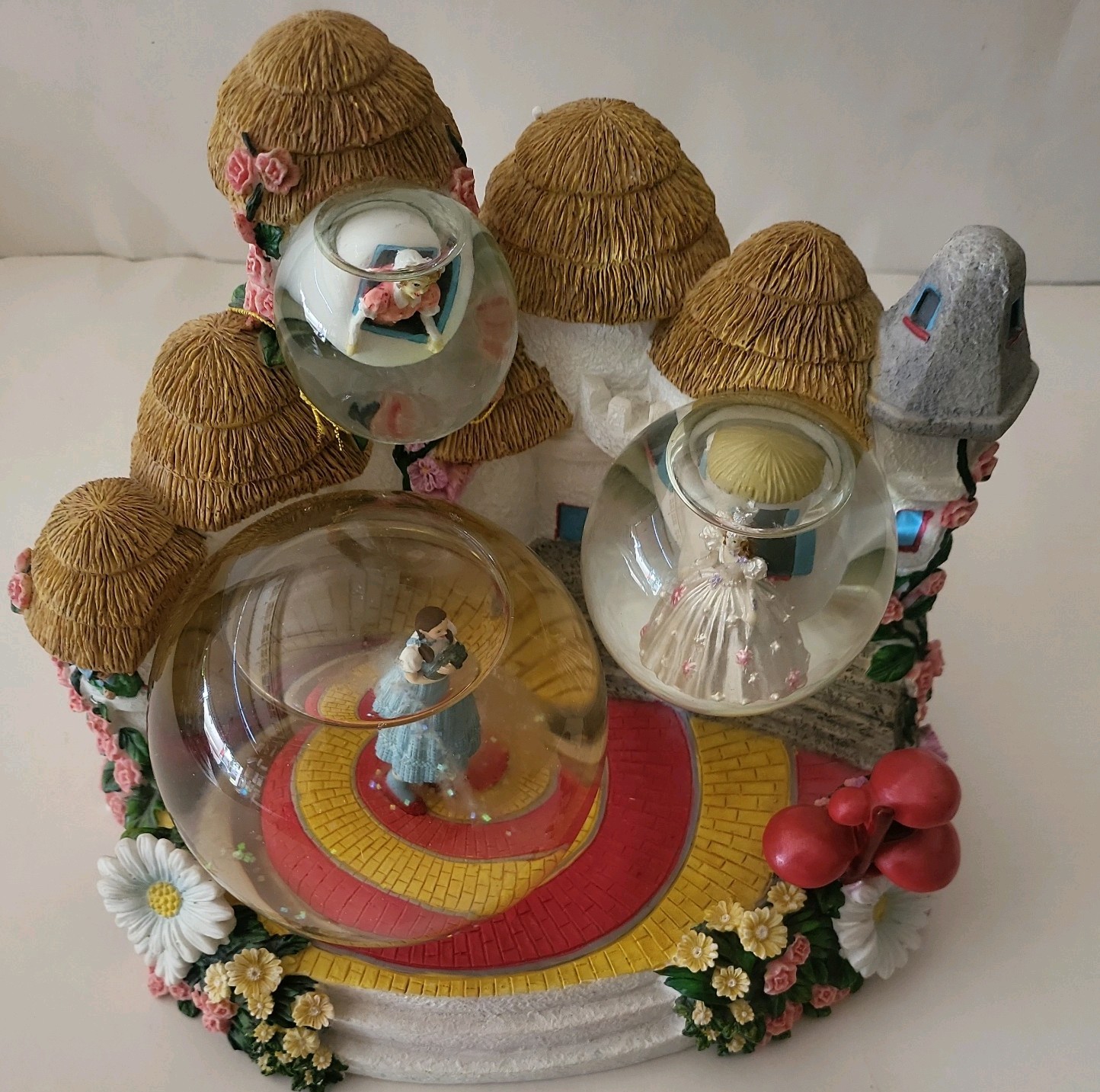 Westland Giftware Wizard of Oz: Munchkinland Snow Globe #17114 (Read Description Westland Giftware Wizard of Oz: Munchkinland Snow Globe #17114 (Read Description