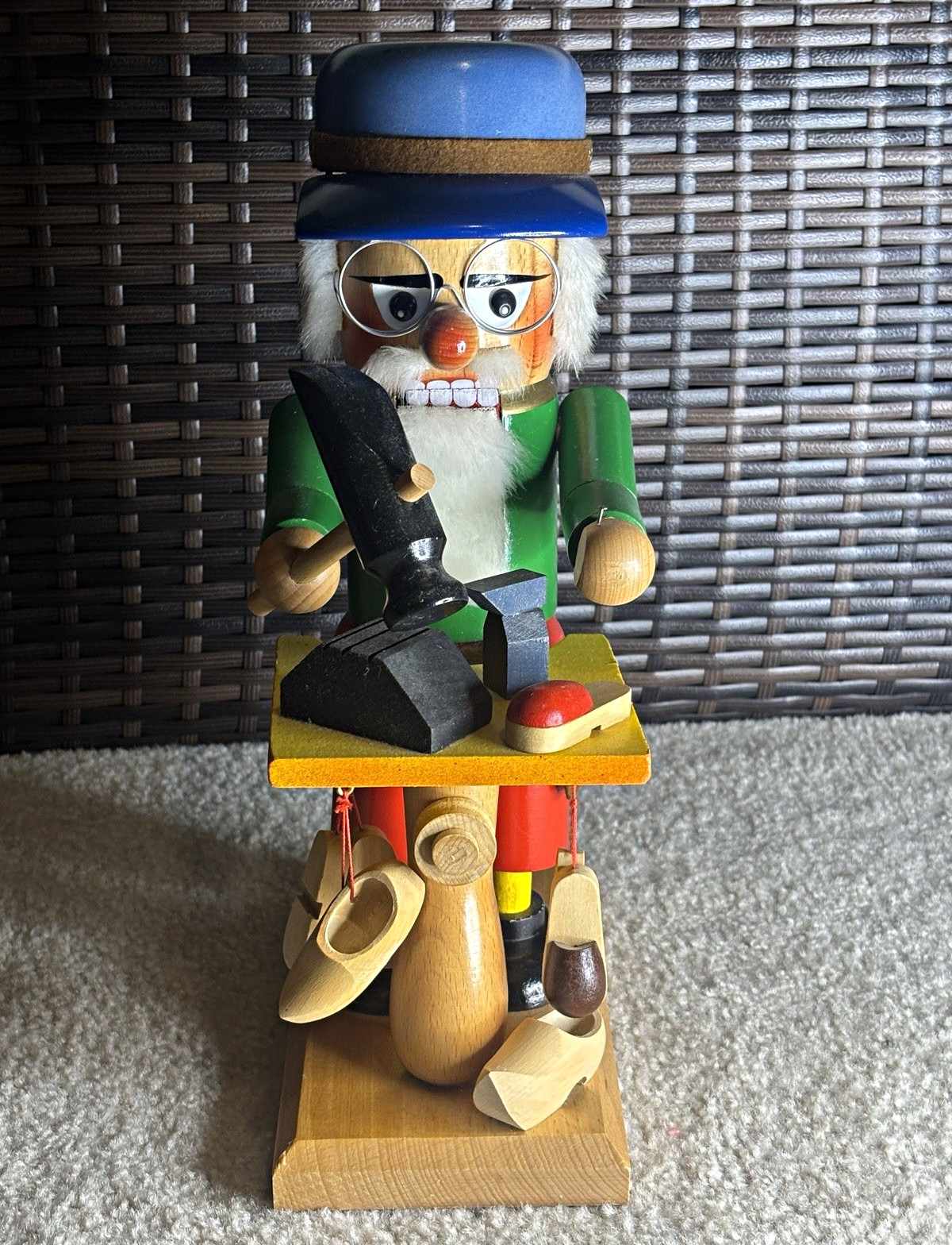 Vintage Original Steinbach Volkskunst “The Shoemaker” Wooden Nutcracker