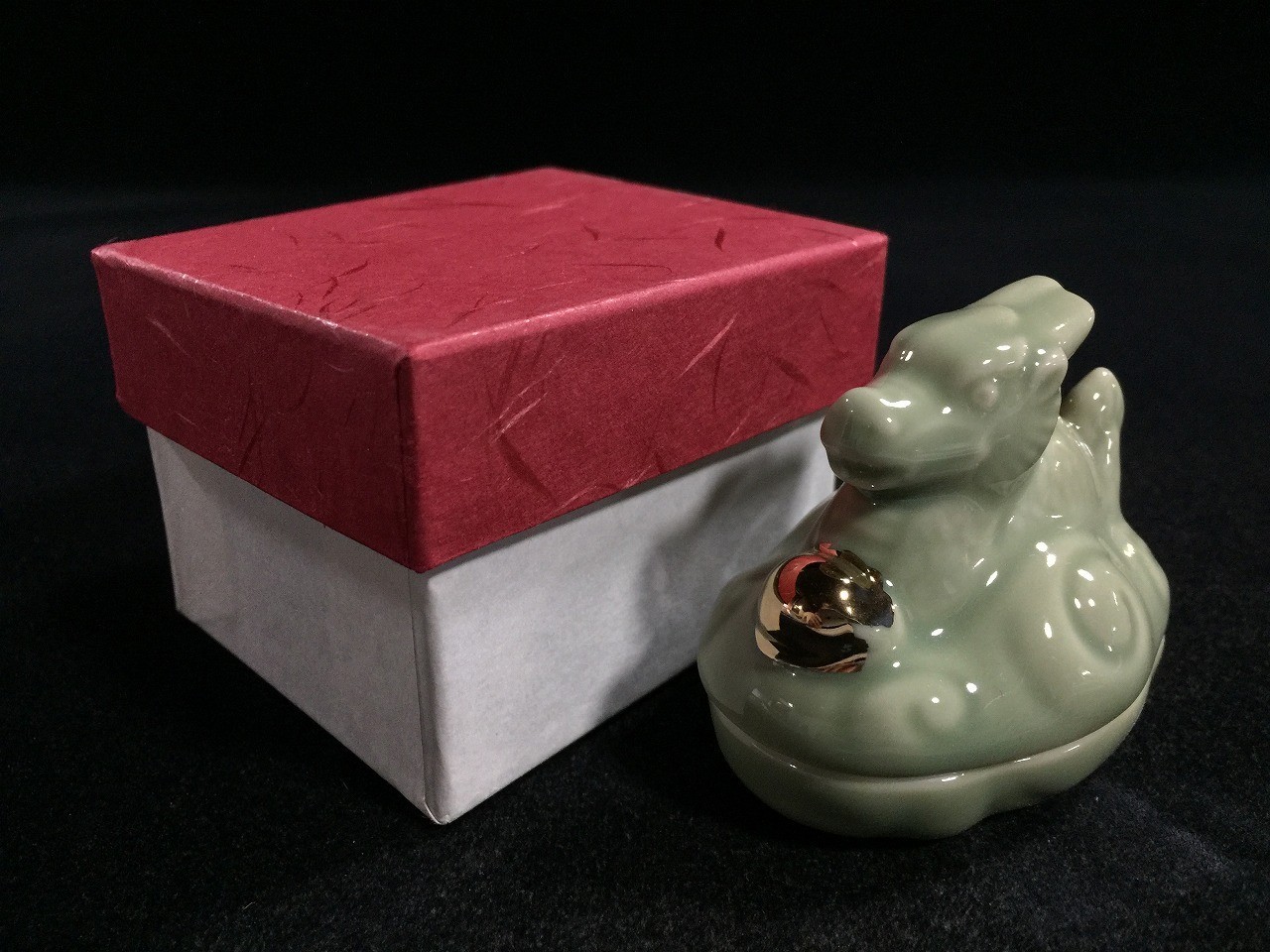 V0579 / Vintage Japanese Pottery Incense Holder Dragon Zodiac Trinket Box