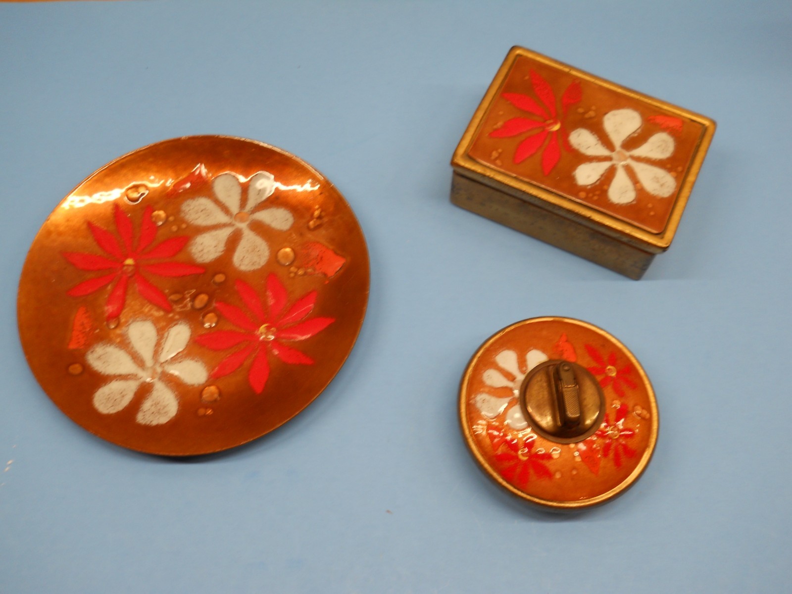3 PIECE SET-VINTAGE CIGARETTE LIGHTER, ASHTRAY & BOX 1950's