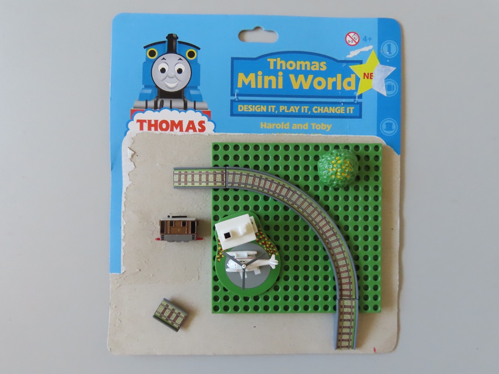 2002 ERTL Thomas & Friends Mini World 2002 ERTL Thomas & Friends Mini World
