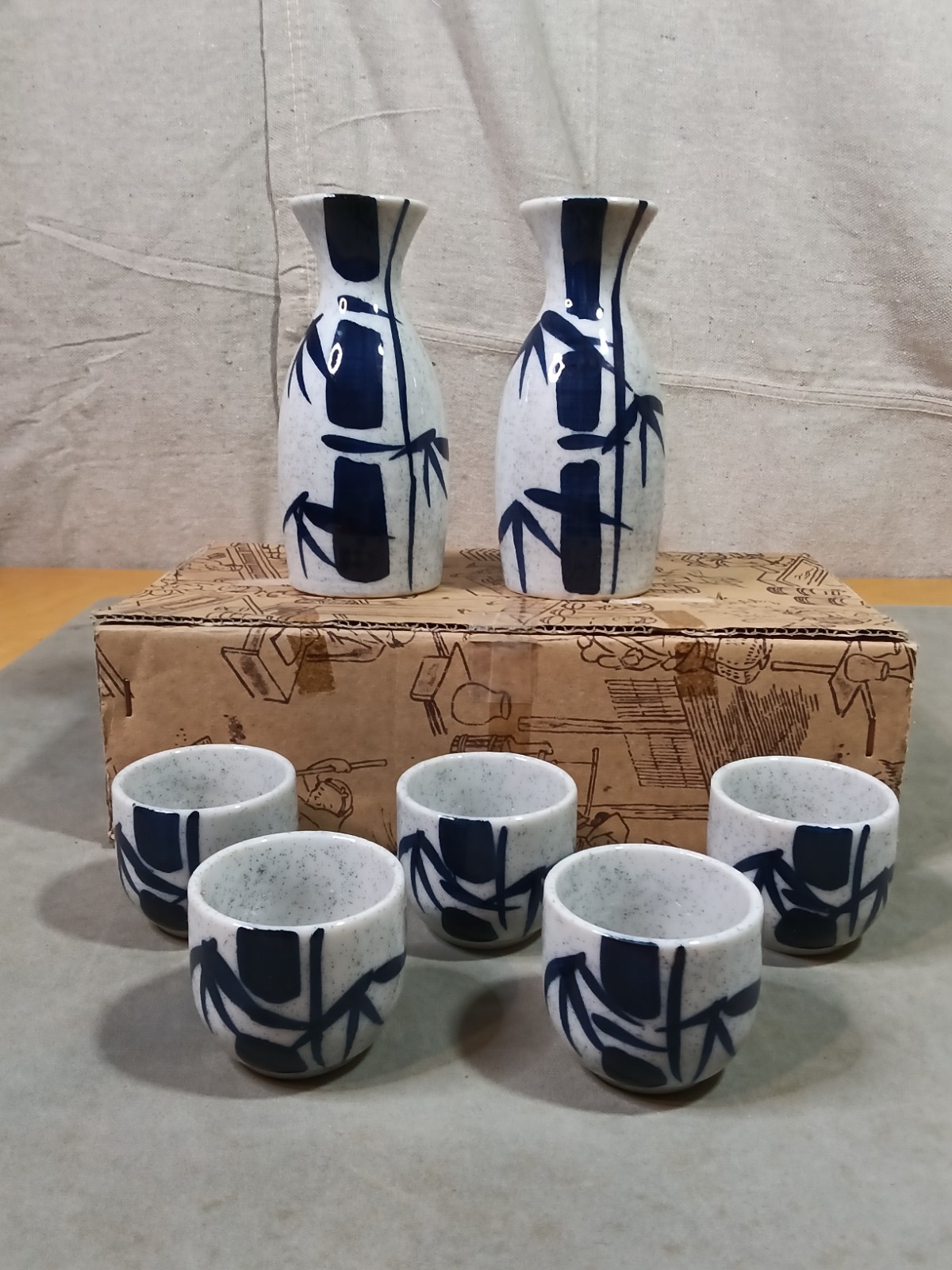 Classic Japanese Mino Ware Blue Bamboo 7-Piece Ceramic Sake Set NIB Classic Japanese Mino Ware Blue Bamboo 7-Piece Ceramic Sake Set NIB