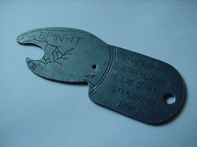 Rare Vintage Bottle Opener Spinner Keychain Fob - Bill\'s Place Staplehurst Nebr. Rare Vintage Bottle Opener Spinner Keychain Fob - Bill\'s Place Staplehurst Nebr.
