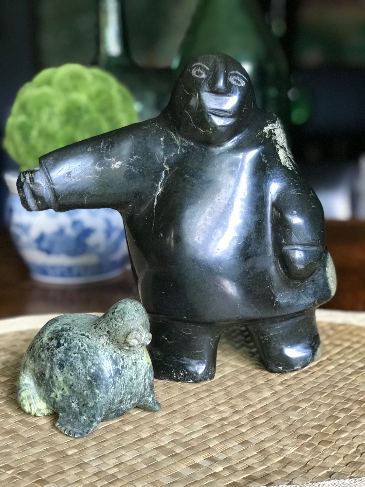 Vintage Mid Century Inuit Soapstone Serpentine Sculpture Eskimo Hunter Seal