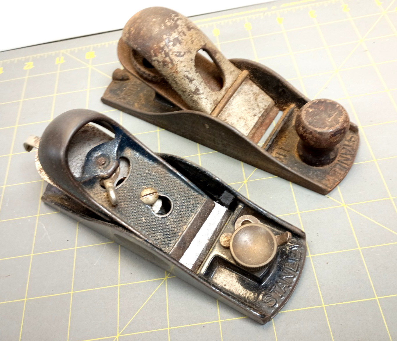 PAIR Vintage Stanley No 9 1/2 Block Plane No 110 Plane Old Estate Barn Find KG PAIR Vintage Stanley No 9 1/2 Block Plane No 110 Plane Old Estate Barn Find KG