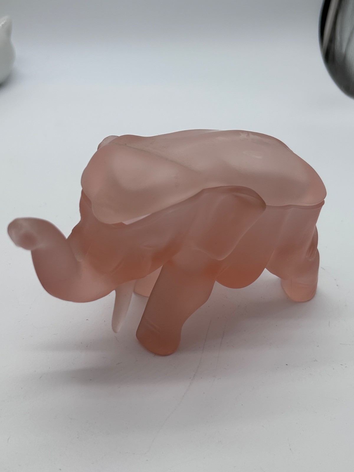 Vintage Indiana Tiara Pink Frosted Glass Elephant Trinket/Candy Dish w/Cover