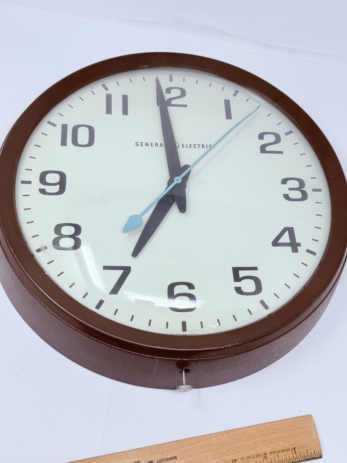 Vintage GE Wall Clock Model 2012 Brown Electric 14 Inch Made in USA Classroom