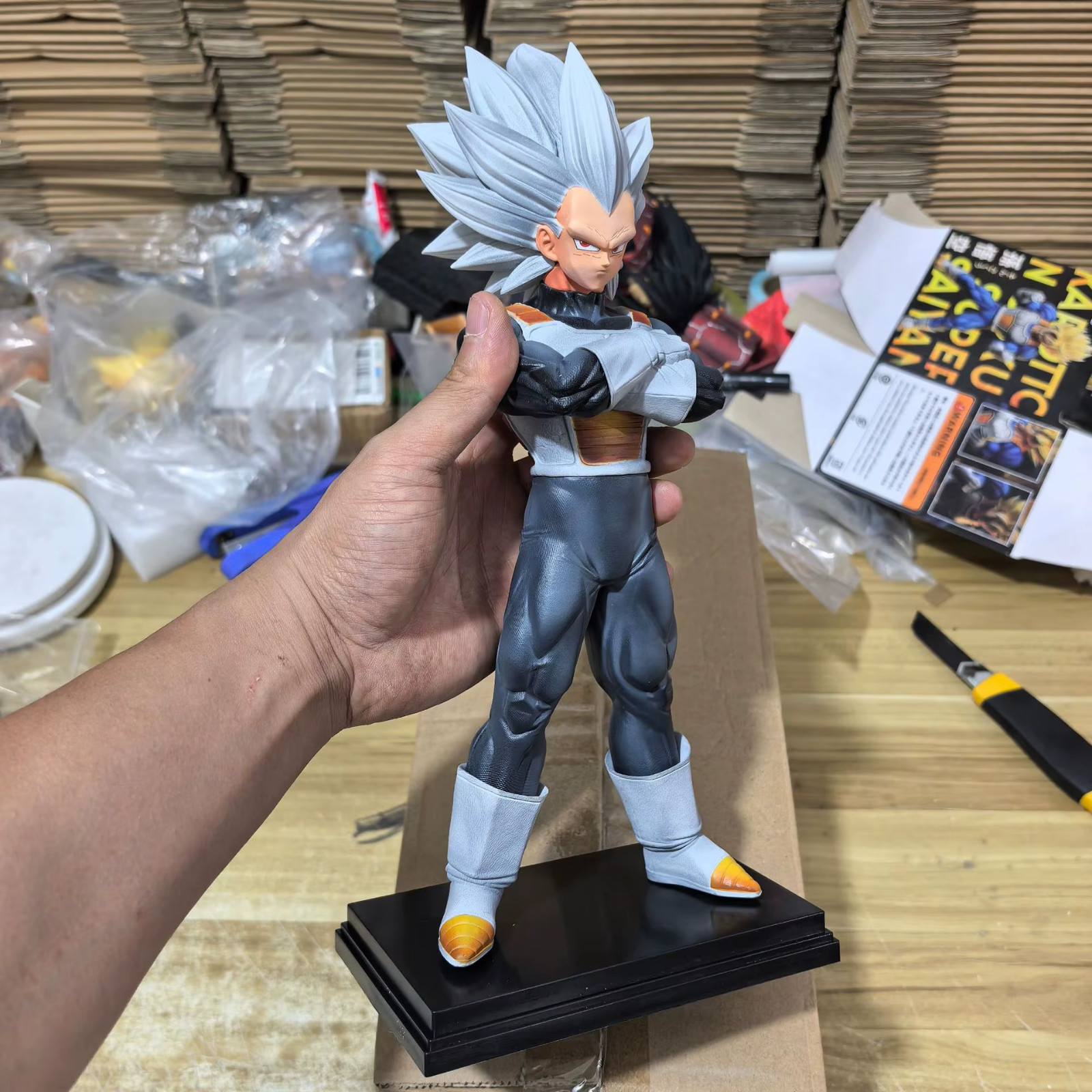 VF 33cm Dragon Ball Z Super Saiyan 3 Vegeta Action Figure Statue Collectible VF 33cm Dragon Ball Z Super Saiyan 3 Vegeta Action Figure Statue Collectible