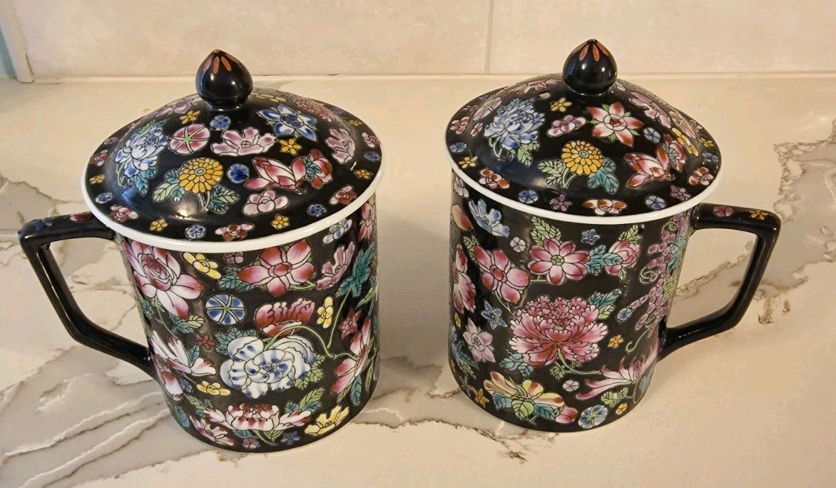 2 Vtg Chinese Jingdezhen Zhongguo Famille Noire Mille Fleur Coffee Tea Mugs Lids