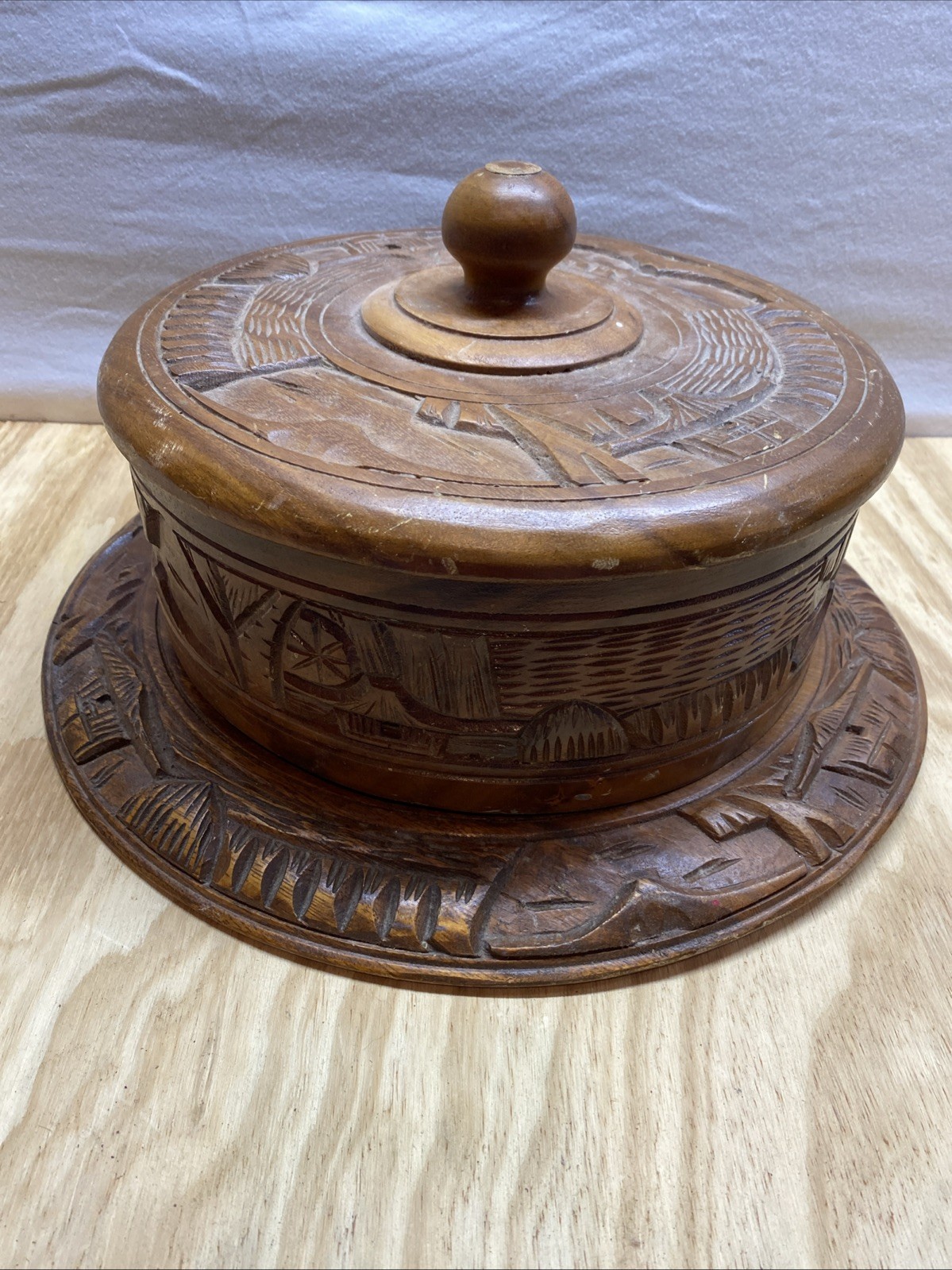 Vintage Tiki Hand Carved Wooden Cake Cover Vintage Tiki Hand Carved Wooden Cake Cover