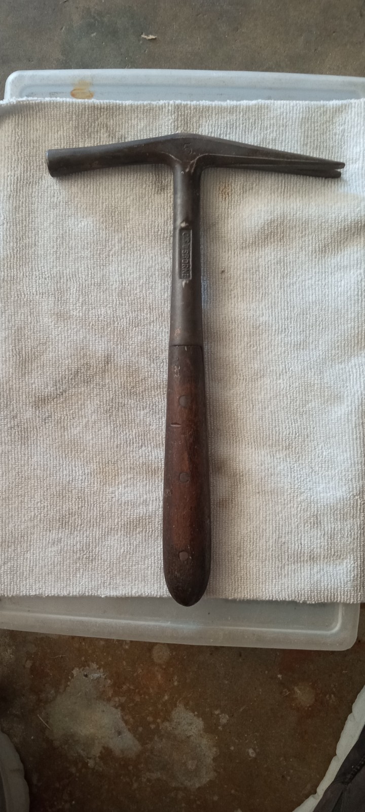ANTIQUE C.S. OSBORNE & CO. NO.5 PERFECT HANDLE TACK/SADDLE MAKERS HAMMER NICE ANTIQUE C.S. OSBORNE & CO. NO.5 PERFECT HANDLE TACK/SADDLE MAKERS HAMMER NICE
