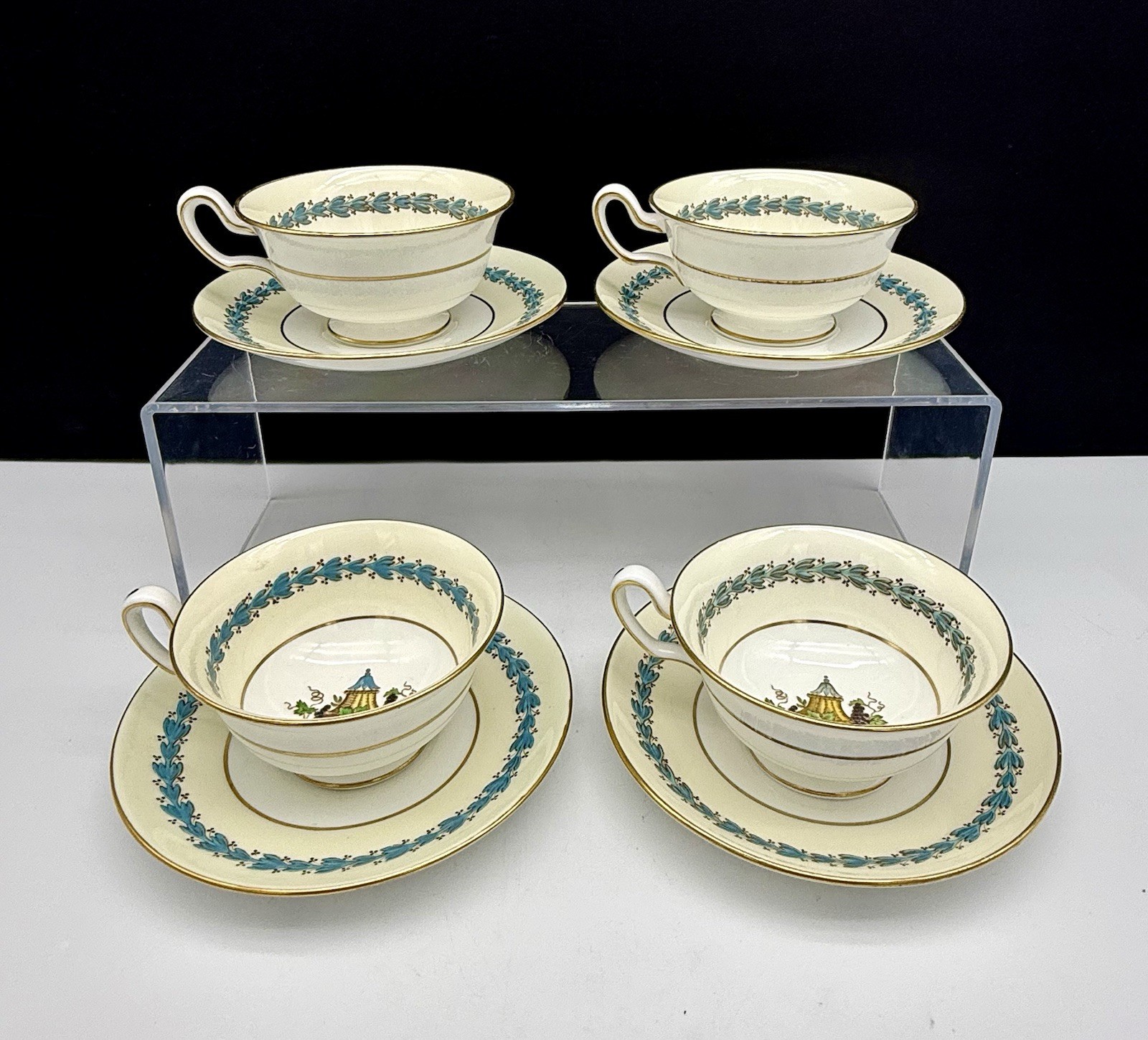 Wedgwood Bone China Appledore Urn Wide Teacup & Saucer Cream Border - Set 4