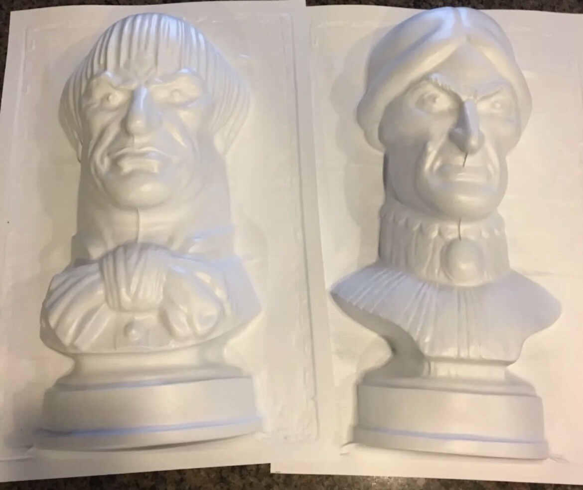 Disneyland Haunted Mansion Following Bust Prop Display Disneyland Haunted Mansion Following Bust Prop Display
