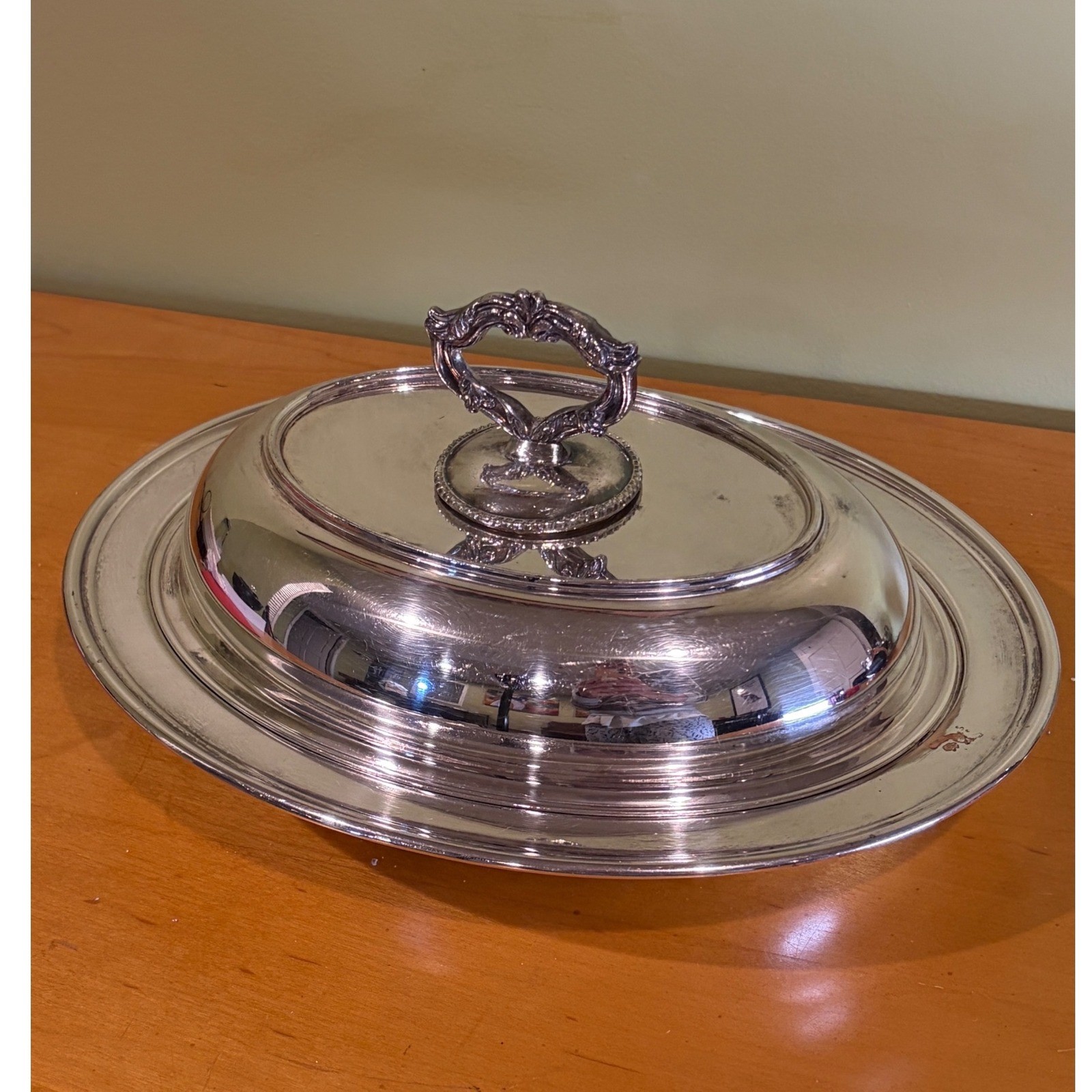 Sheridan Silver Plated Oval Covered Casserole Serving Dish Ornate Handle 11 inch Sheridan Silver Plated Oval Covered Casserole Serving Dish Ornate Handle 11 inch