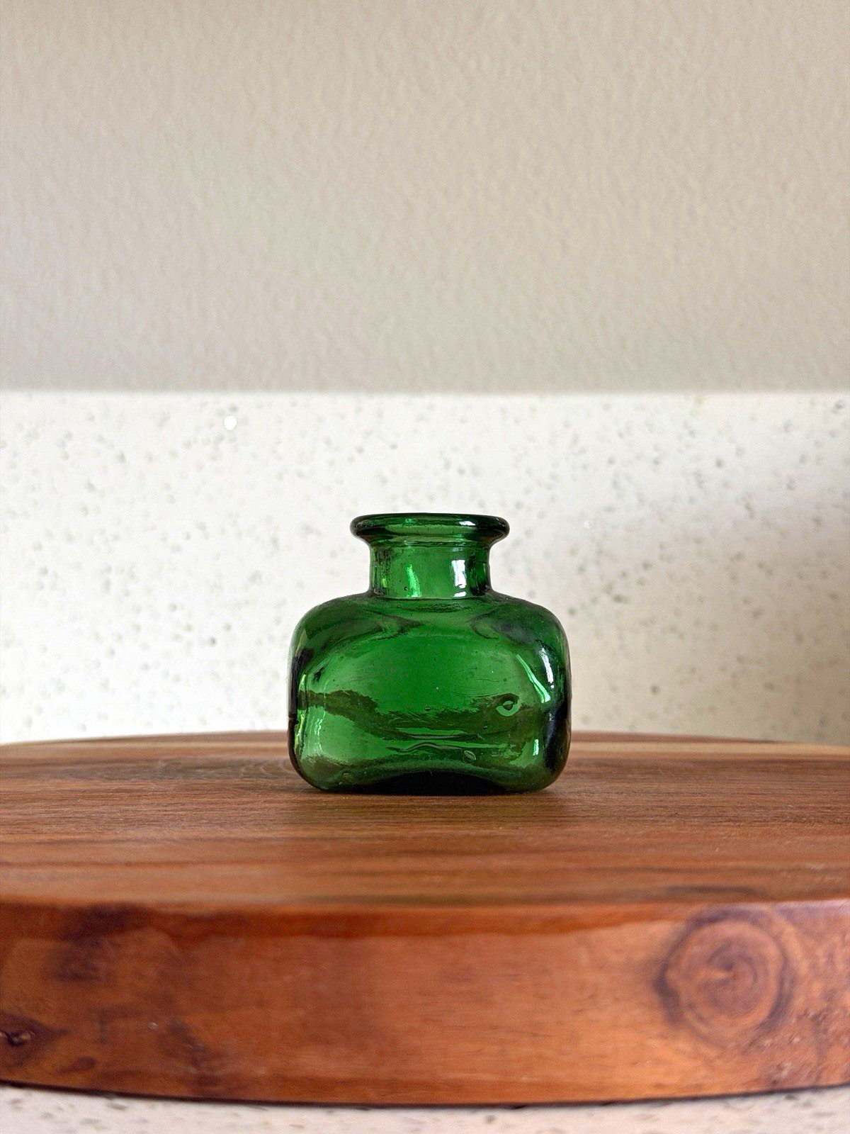 Antique Emerald Green Glass Apothecary Medicine Bottle