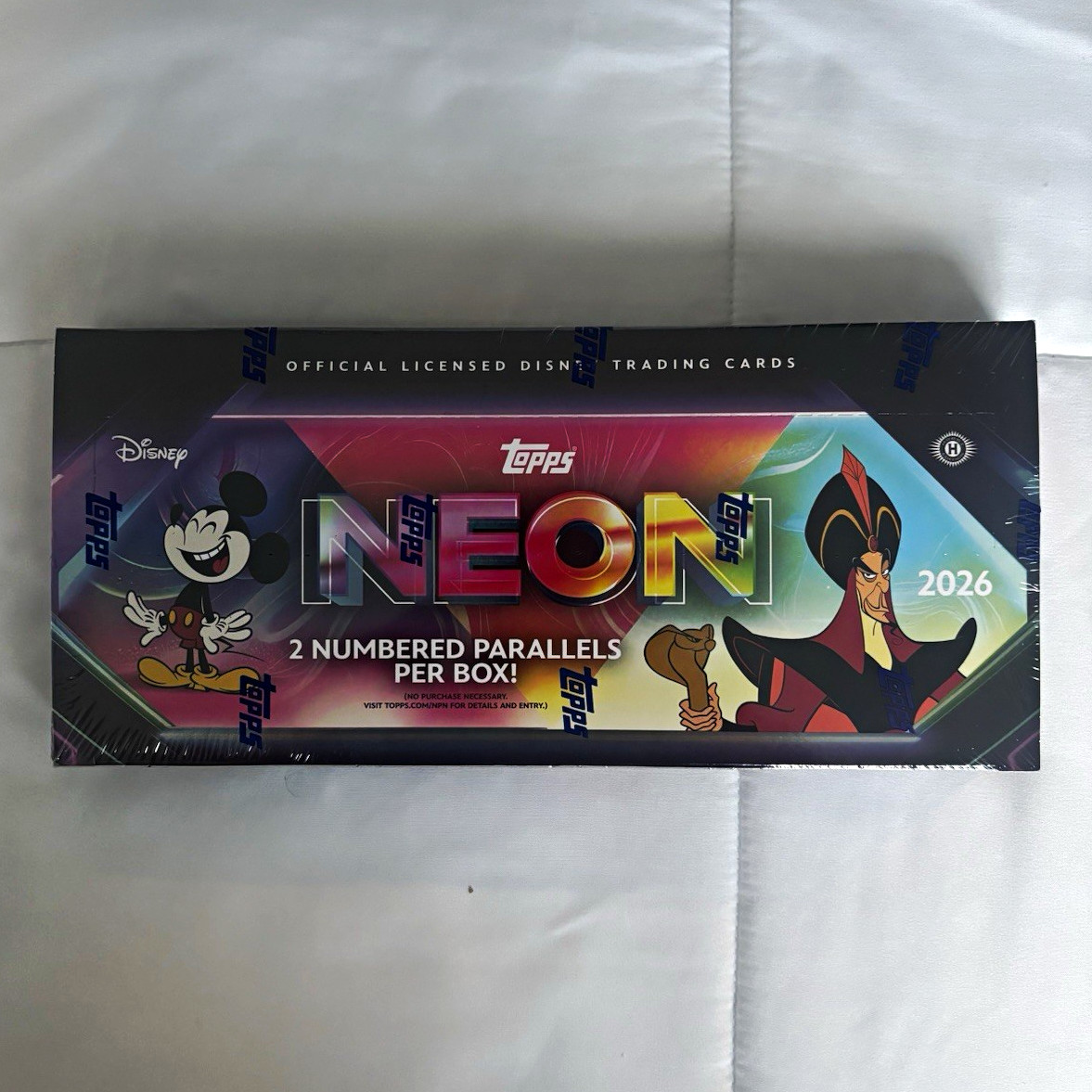 Topps 2026 Disney Neon Hobby Box Topps 2026 Disney Neon Hobby Box
