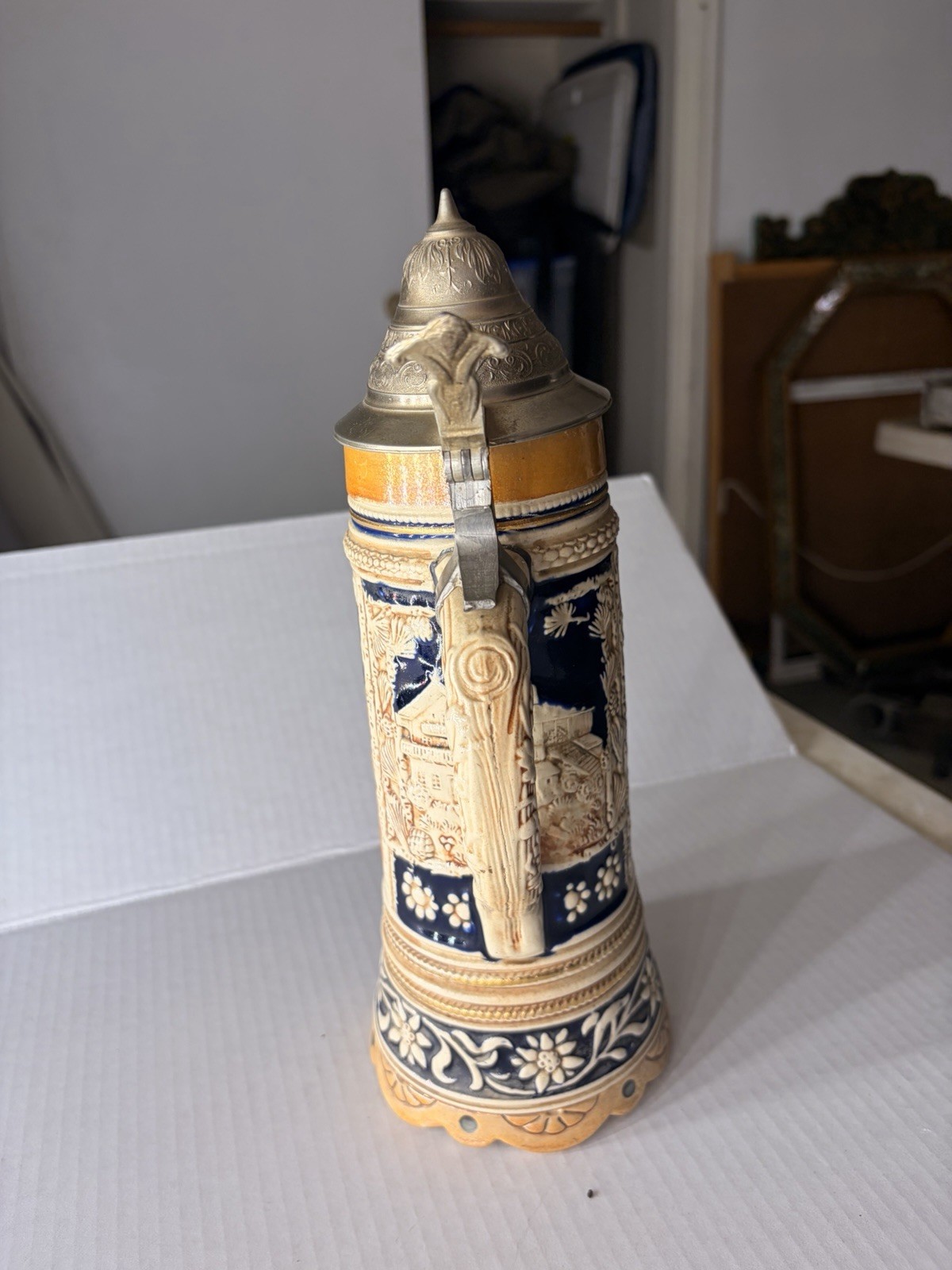 German Lidded Beer Stein Mug w/ Hinged Lid, “Dritter Mann” Breweriana