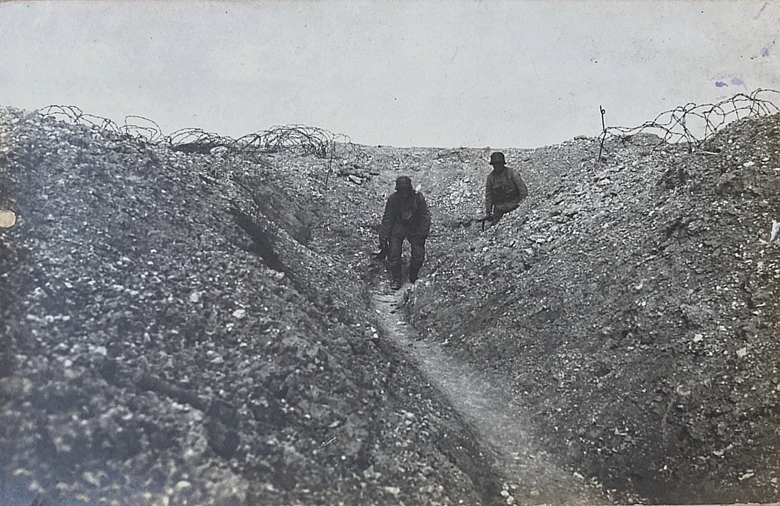 ORIGINAL WW1 GERMAN SOLDIERS IN TRENCH REAL PHOTO POSTCARD RPPC