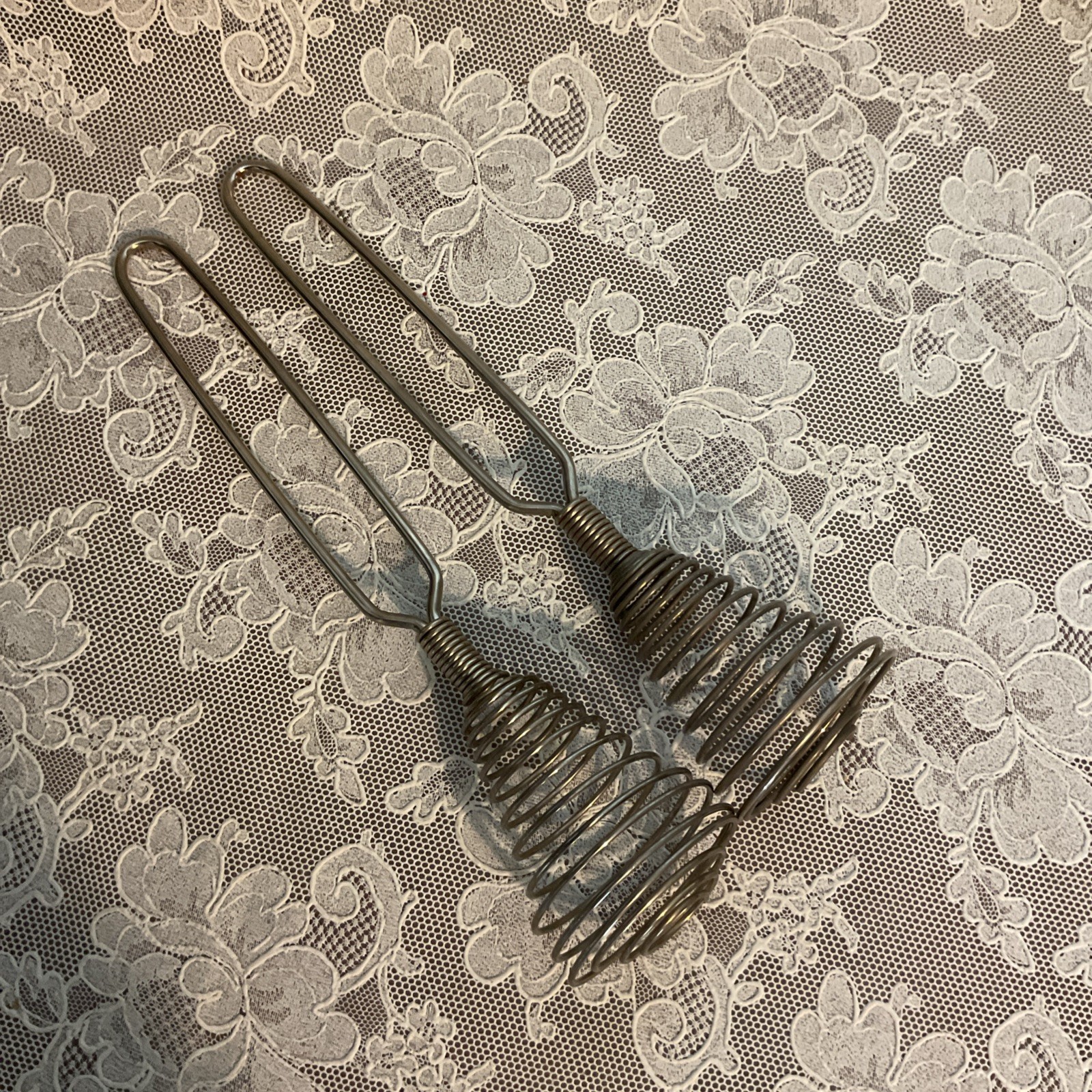 2 Vintage Spiral Spring Coil Wire Whisk Hand Egg Beater Metal Kitchen Tool Nice