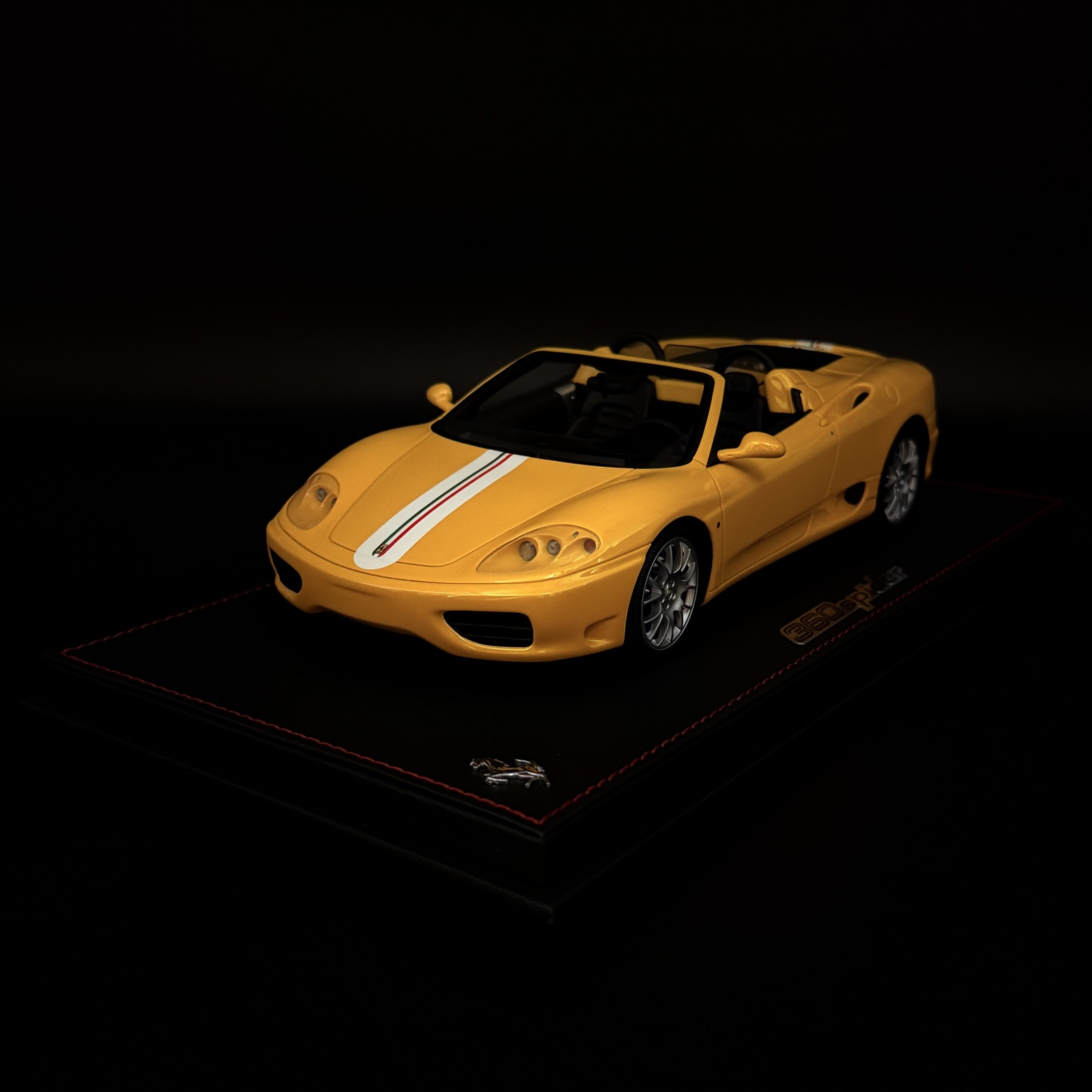 1:18 Ferrari 360 Modena Spider Giallo Modena – F1 Gearbox Limited 12 pcs BBR 1:18 Ferrari 360 Modena Spider Giallo Modena – F1 Gearbox Limited 12 pcs BBR