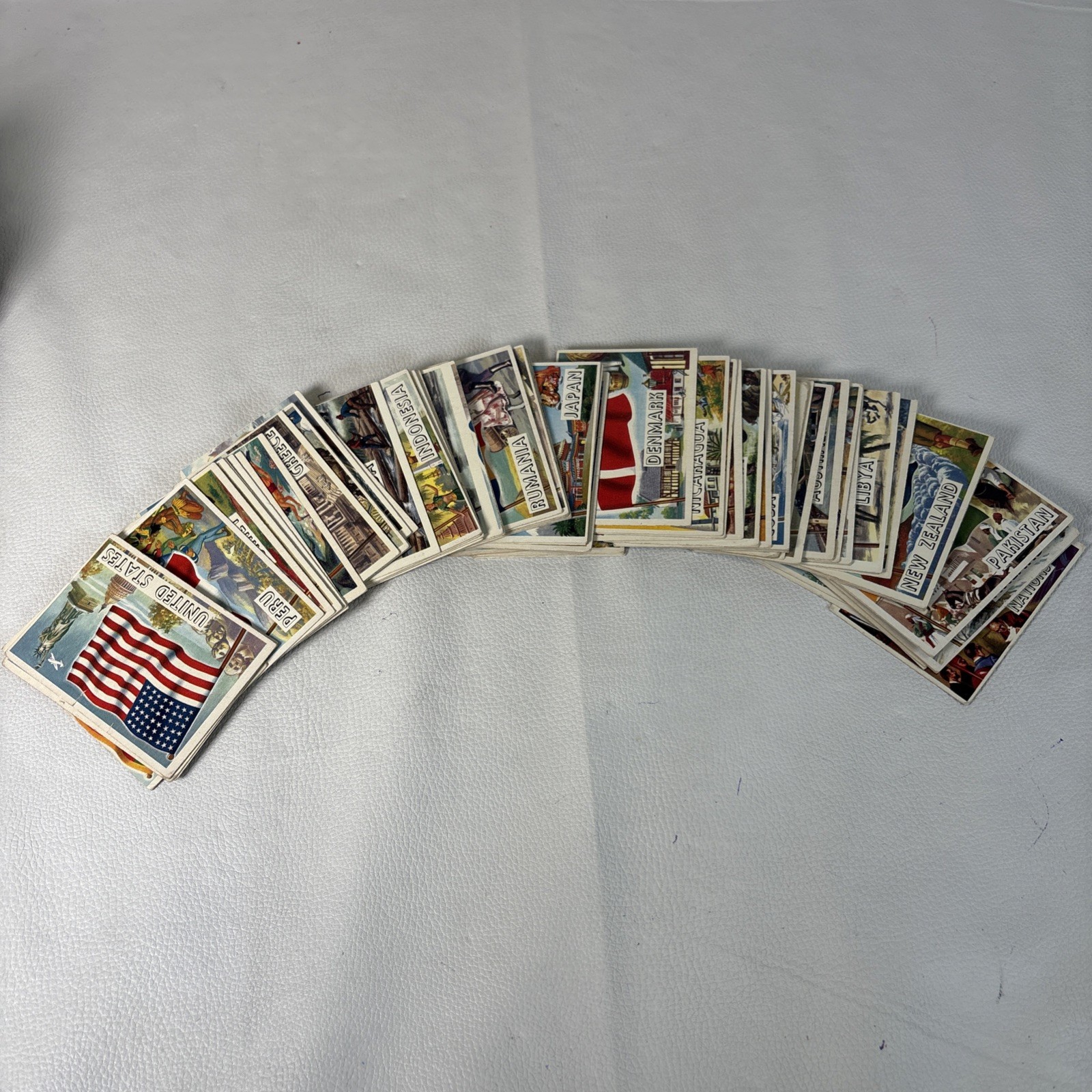 Vtg 1956 TCG Flags of World Trading Card Lot Collection Topps 50’s-Complete Set Vtg 1956 TCG Flags of World Trading Card Lot Collection Topps 50’s-Complete Set