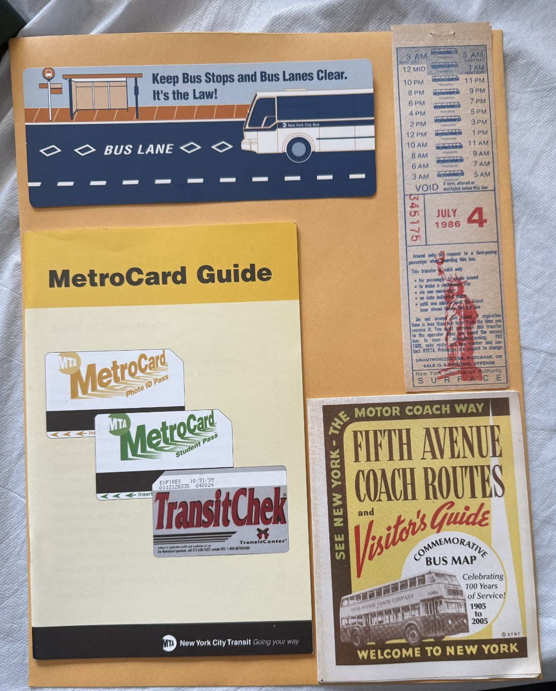 METROCARD GUIDE NYC / MTA  - 32 PAGES...PLUS 5 ITEMS