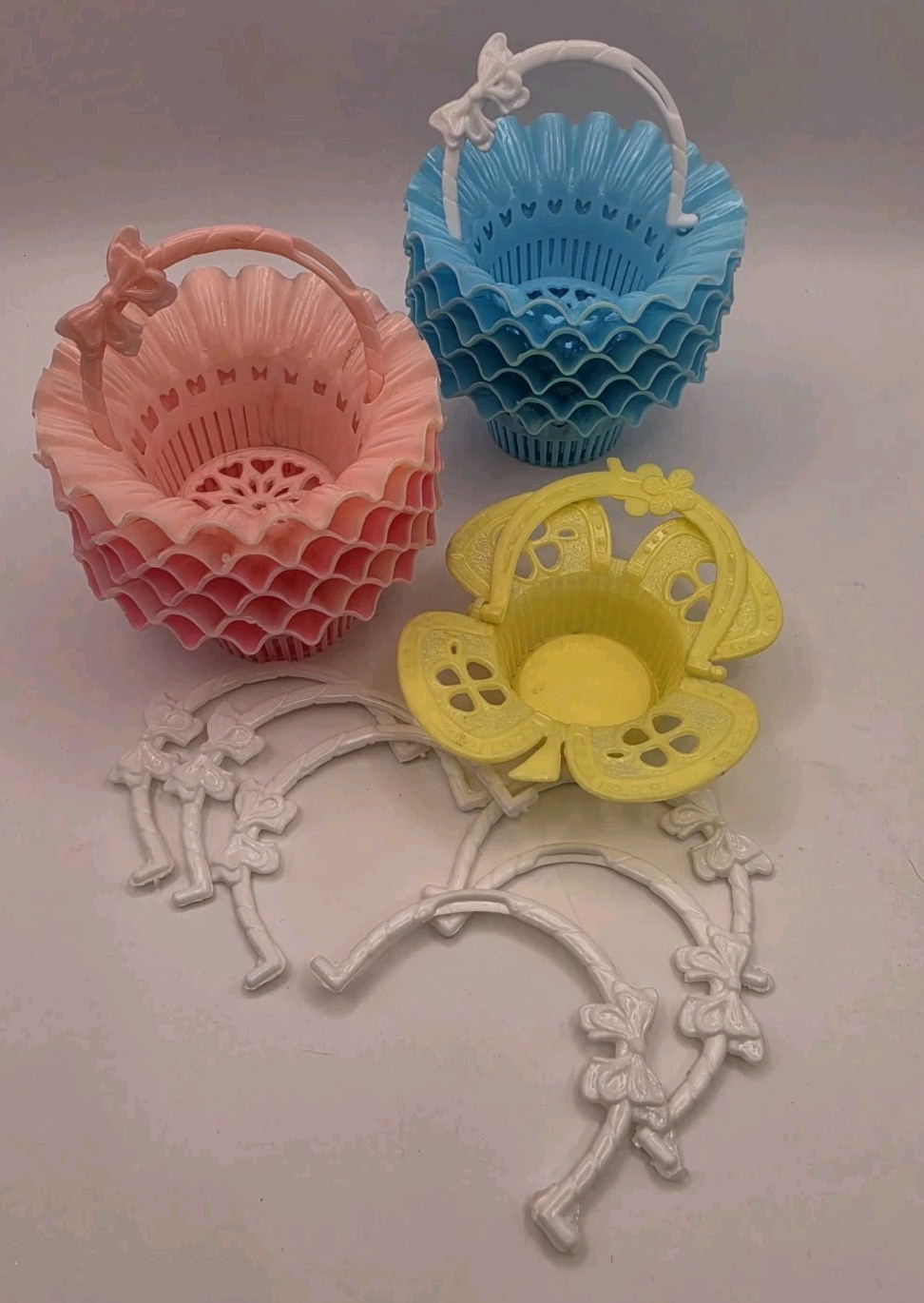 Vintage Lot 1950\'s Best USA 13 Small Hard Plastic Nut Cups Party Favors DIY Baby